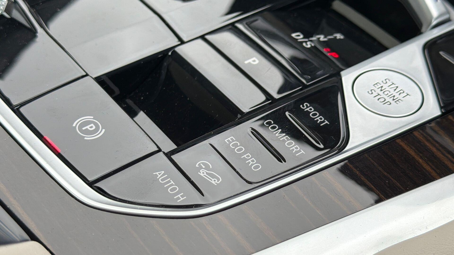 BMW X6 view 20