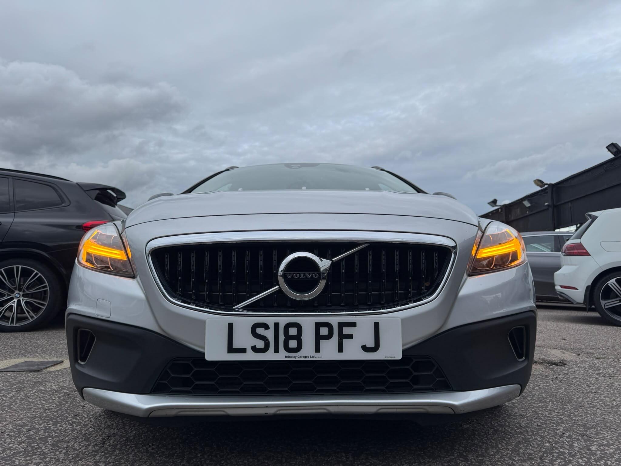 Volvo V40 Cross Country view 28