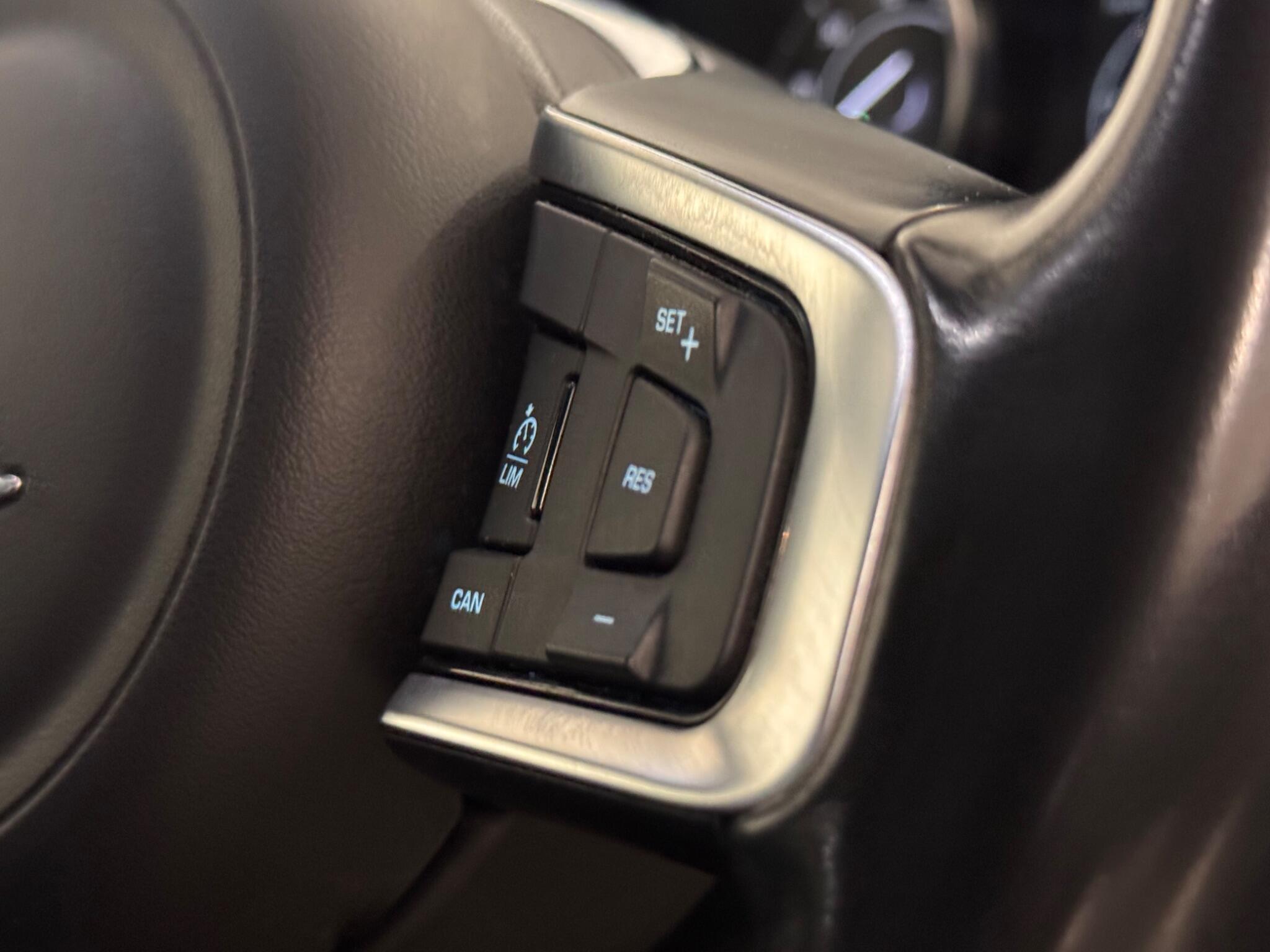 Jaguar E-Pace view 23