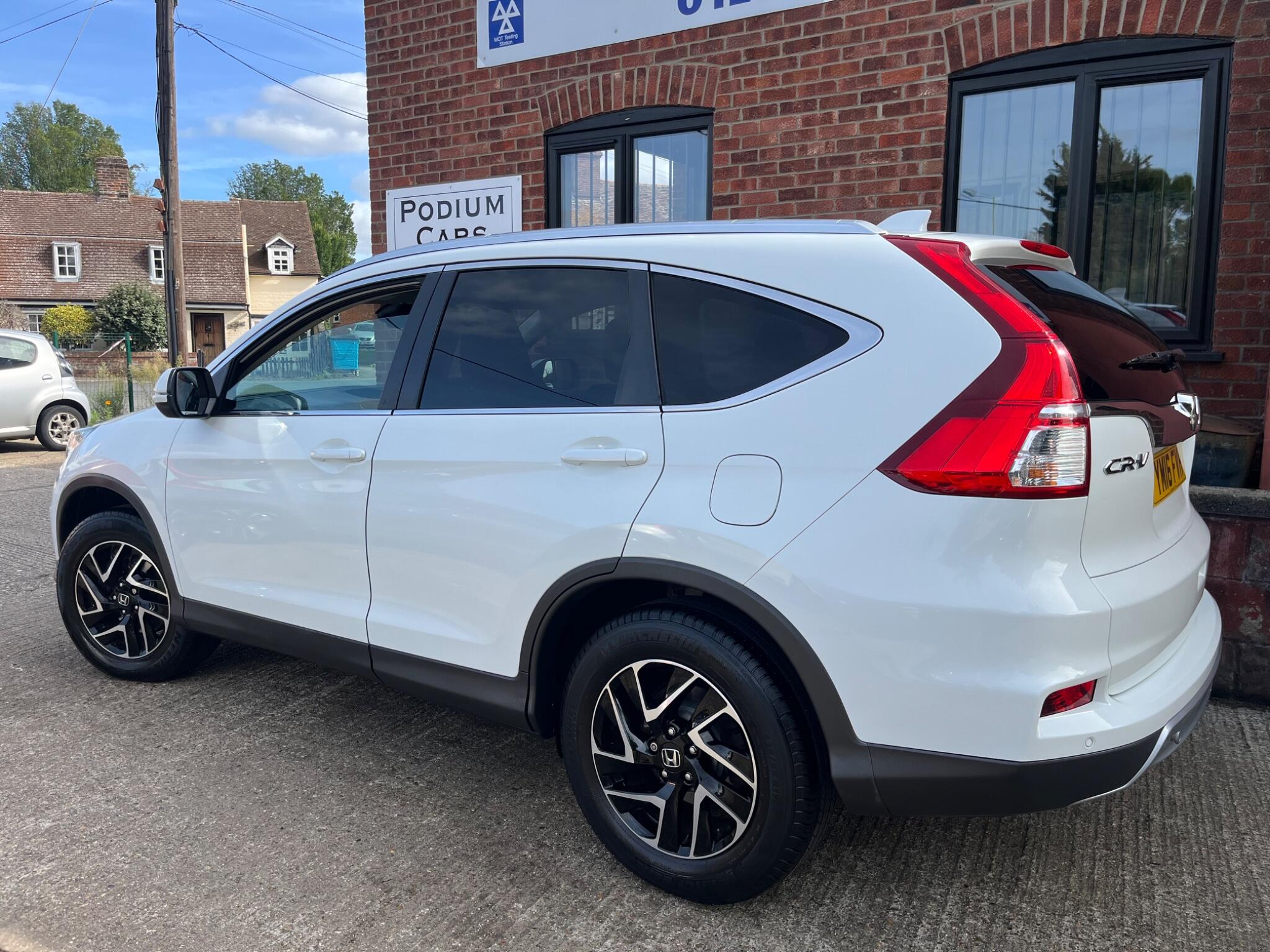 Honda CR-V view 3