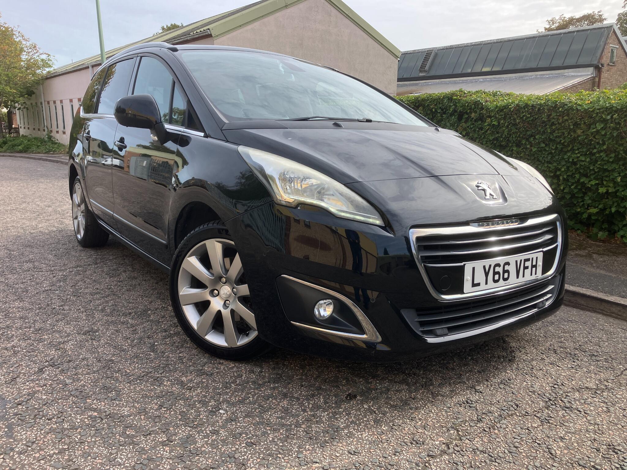 2017 Peugeot 5008 in Black for sale