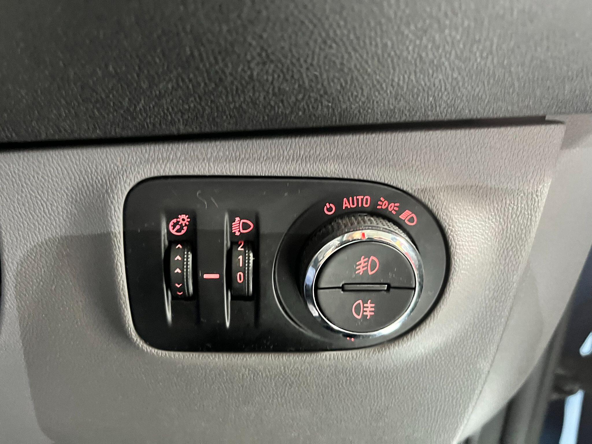Vauxhall Corsa view 21
