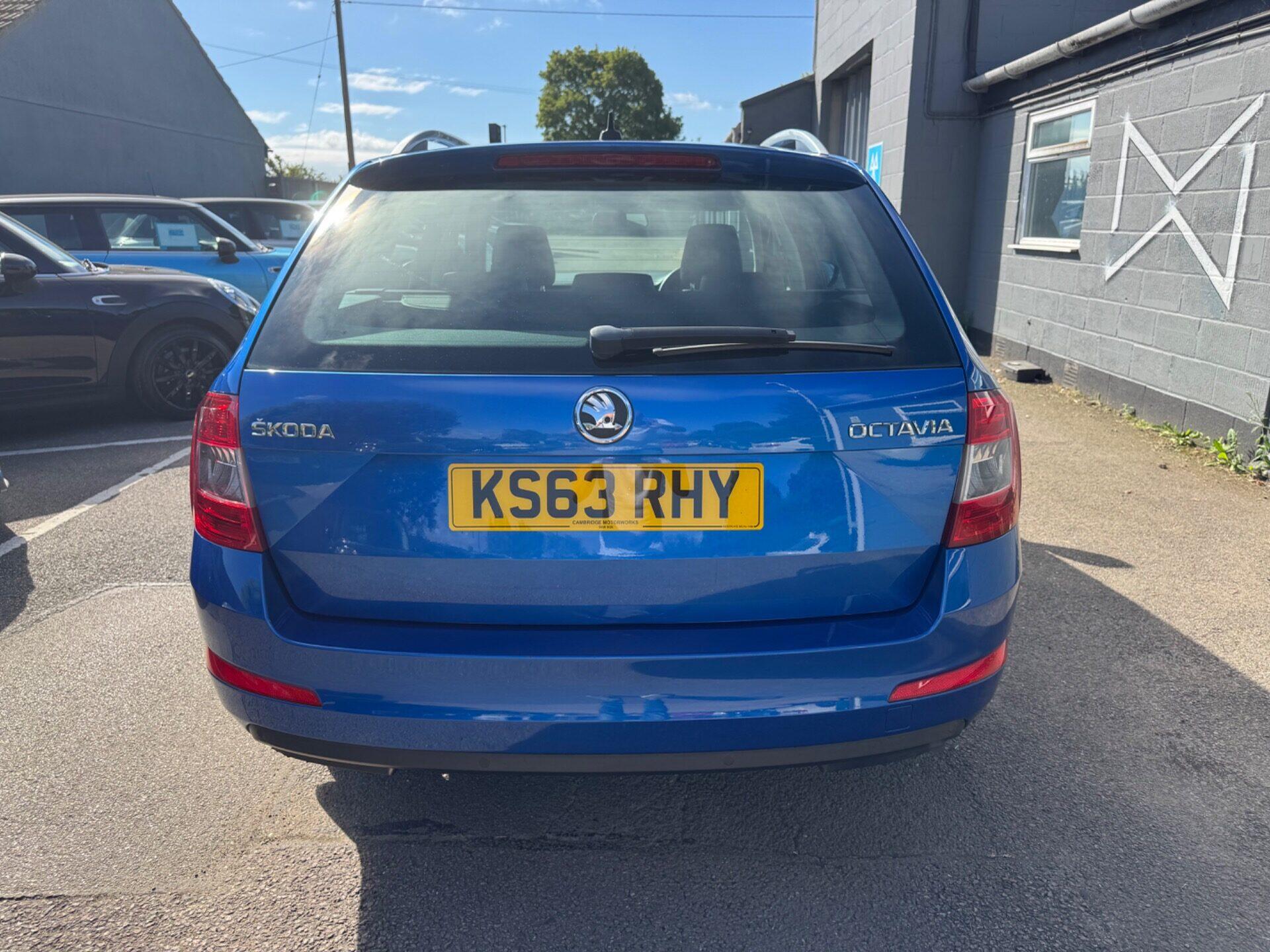 Skoda Octavia view 5