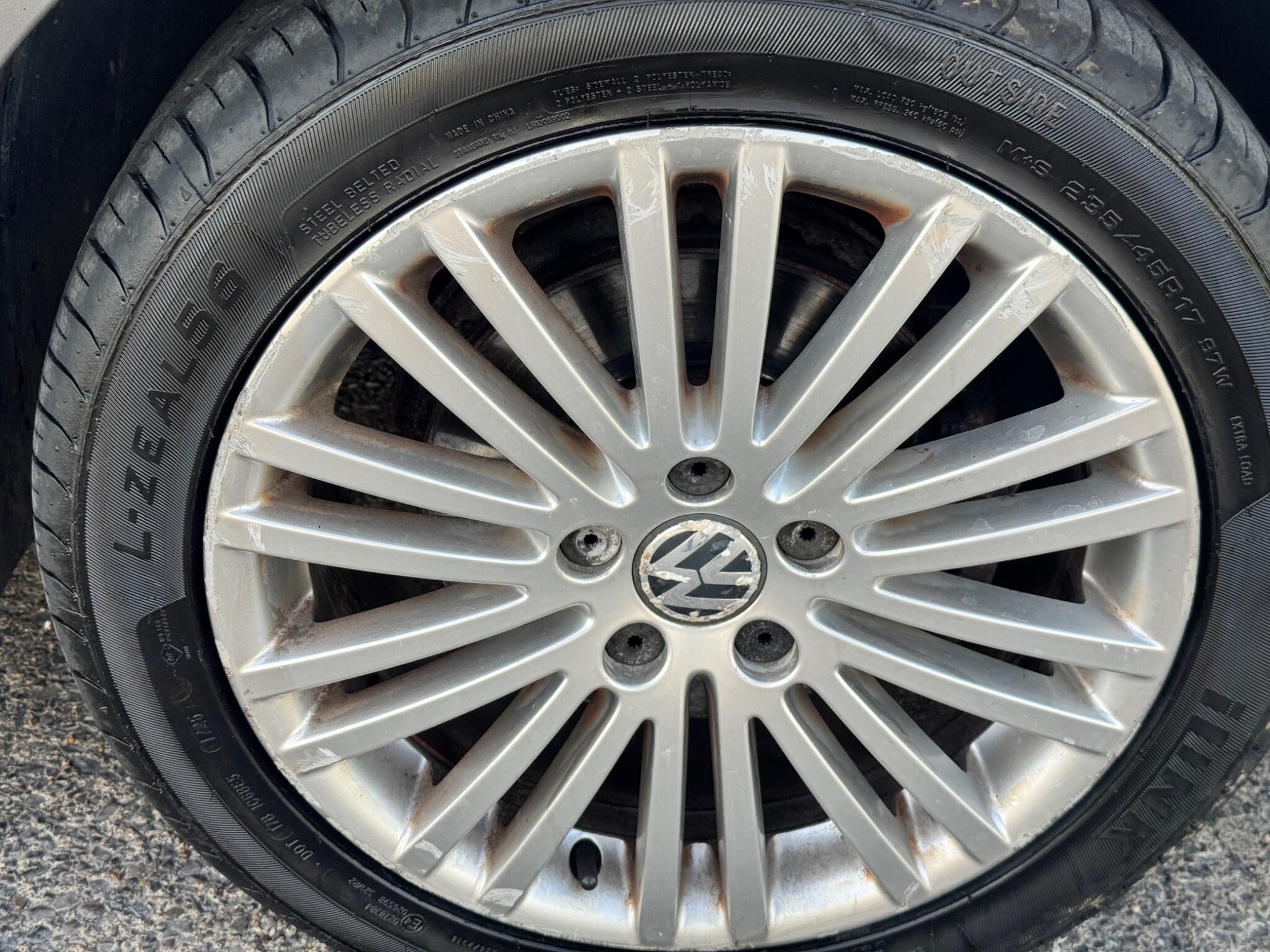 Volkswagen Touran view 45