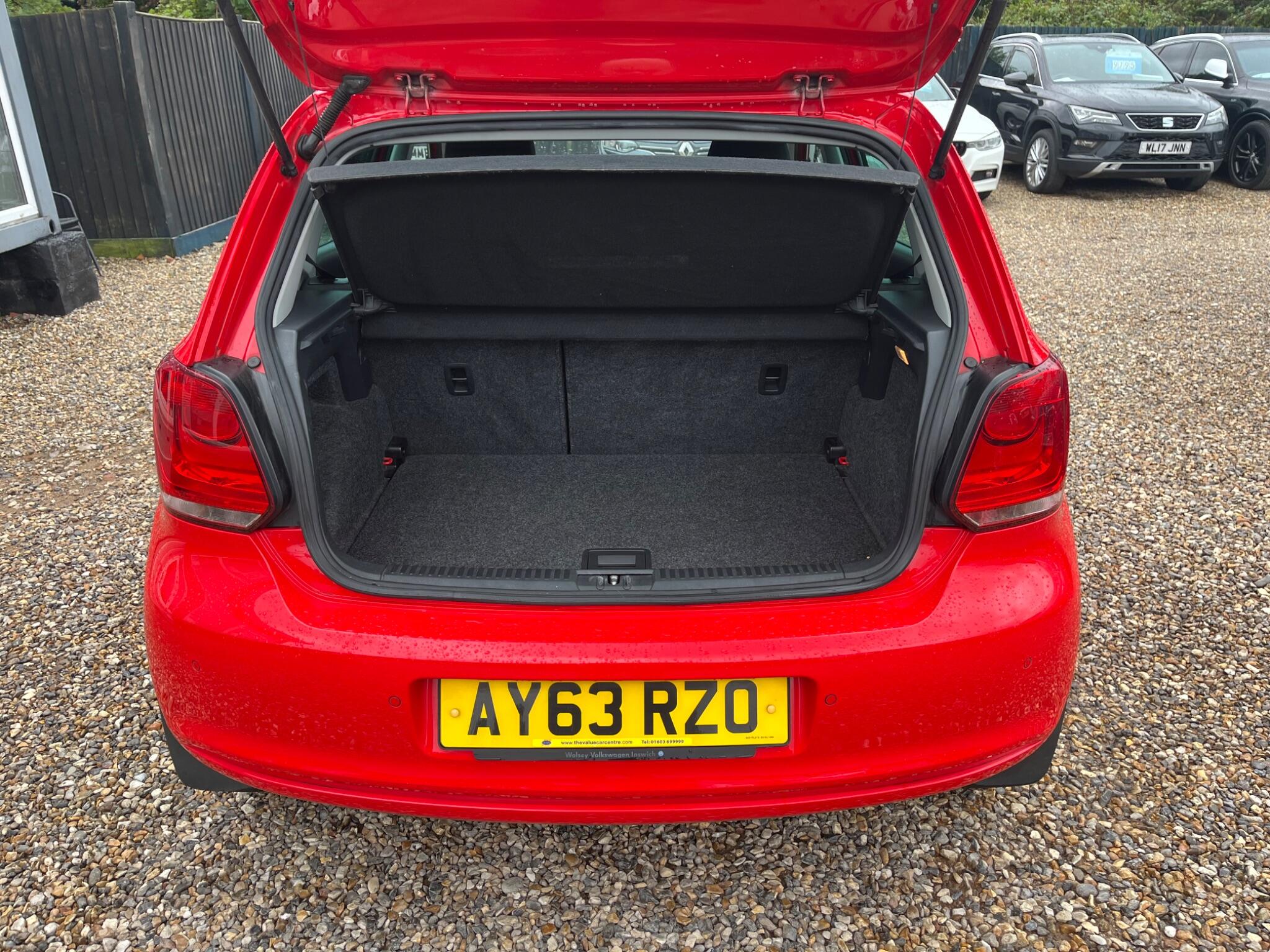 Volkswagen Polo view 6