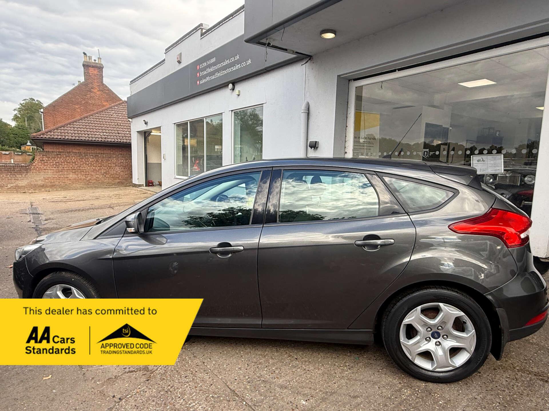 Ford Focus view 8