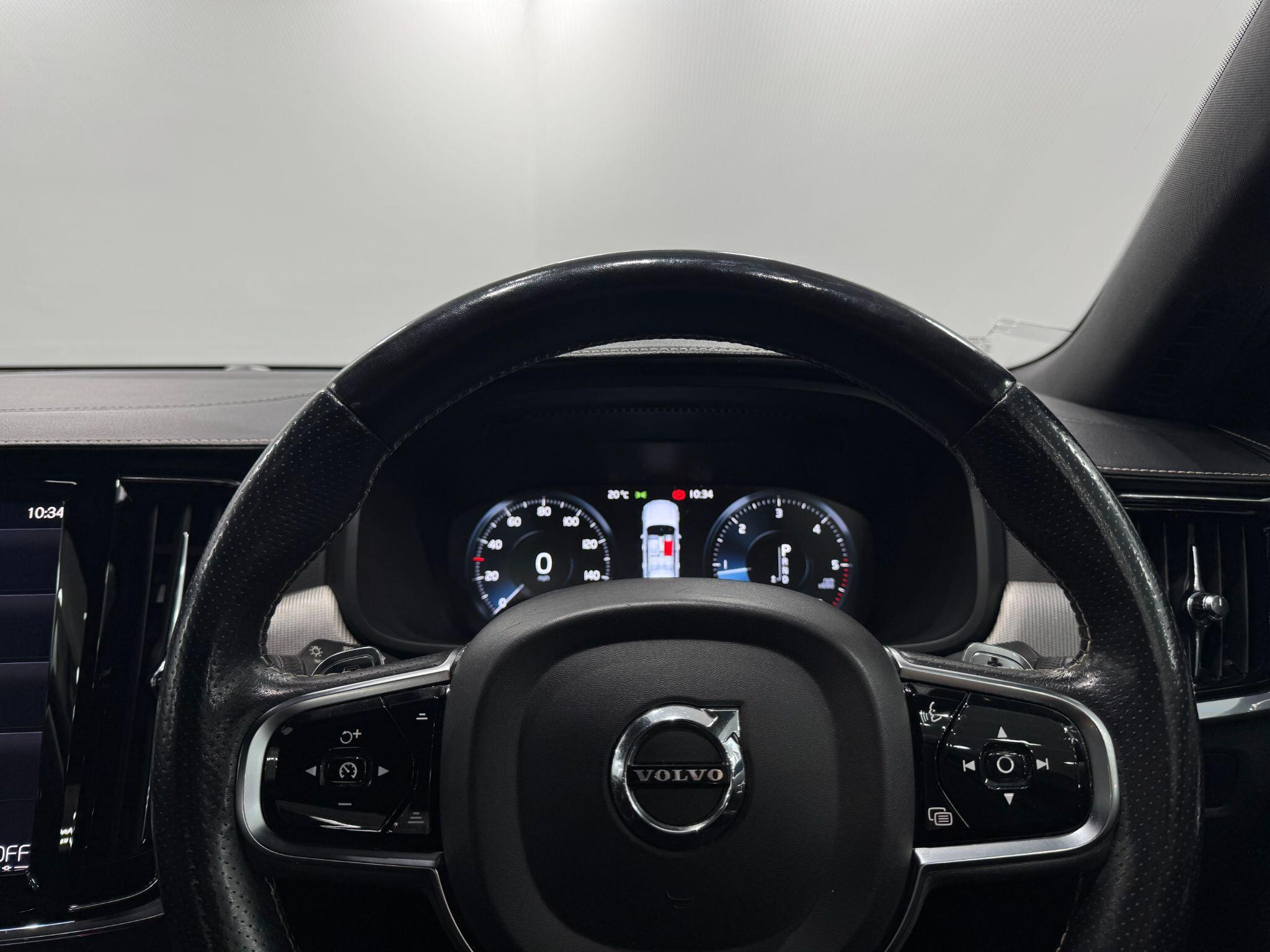 Volvo S90 view 45
