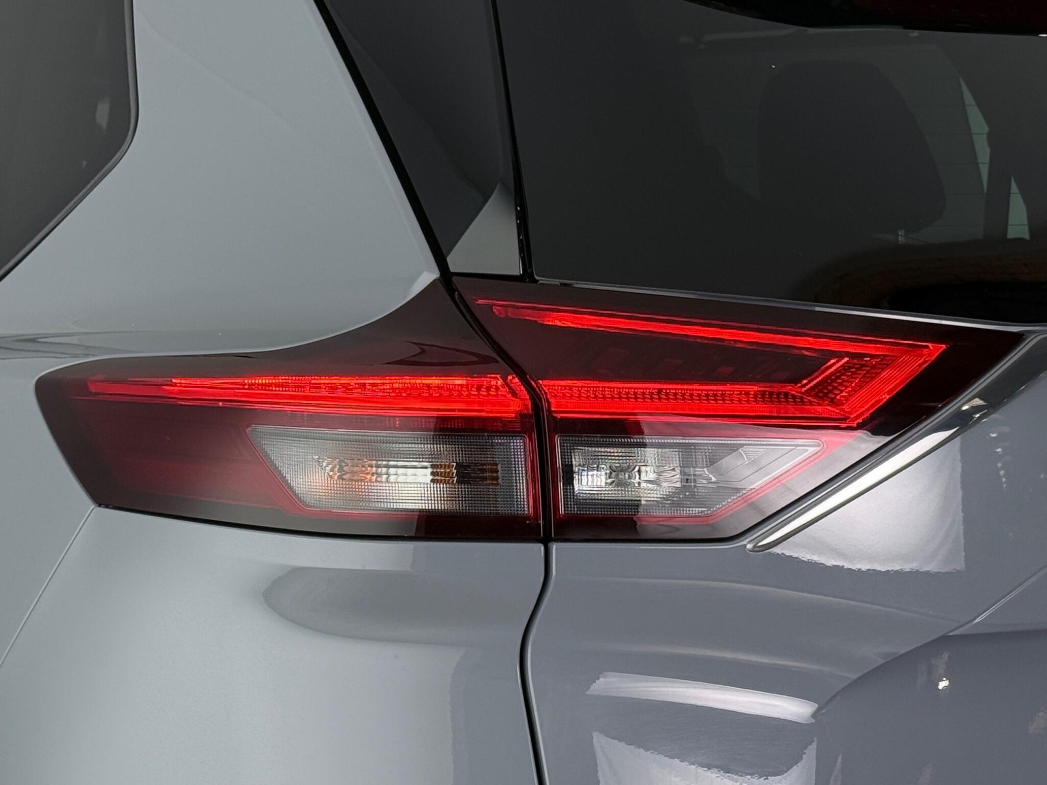 Nissan X-Trail view 6