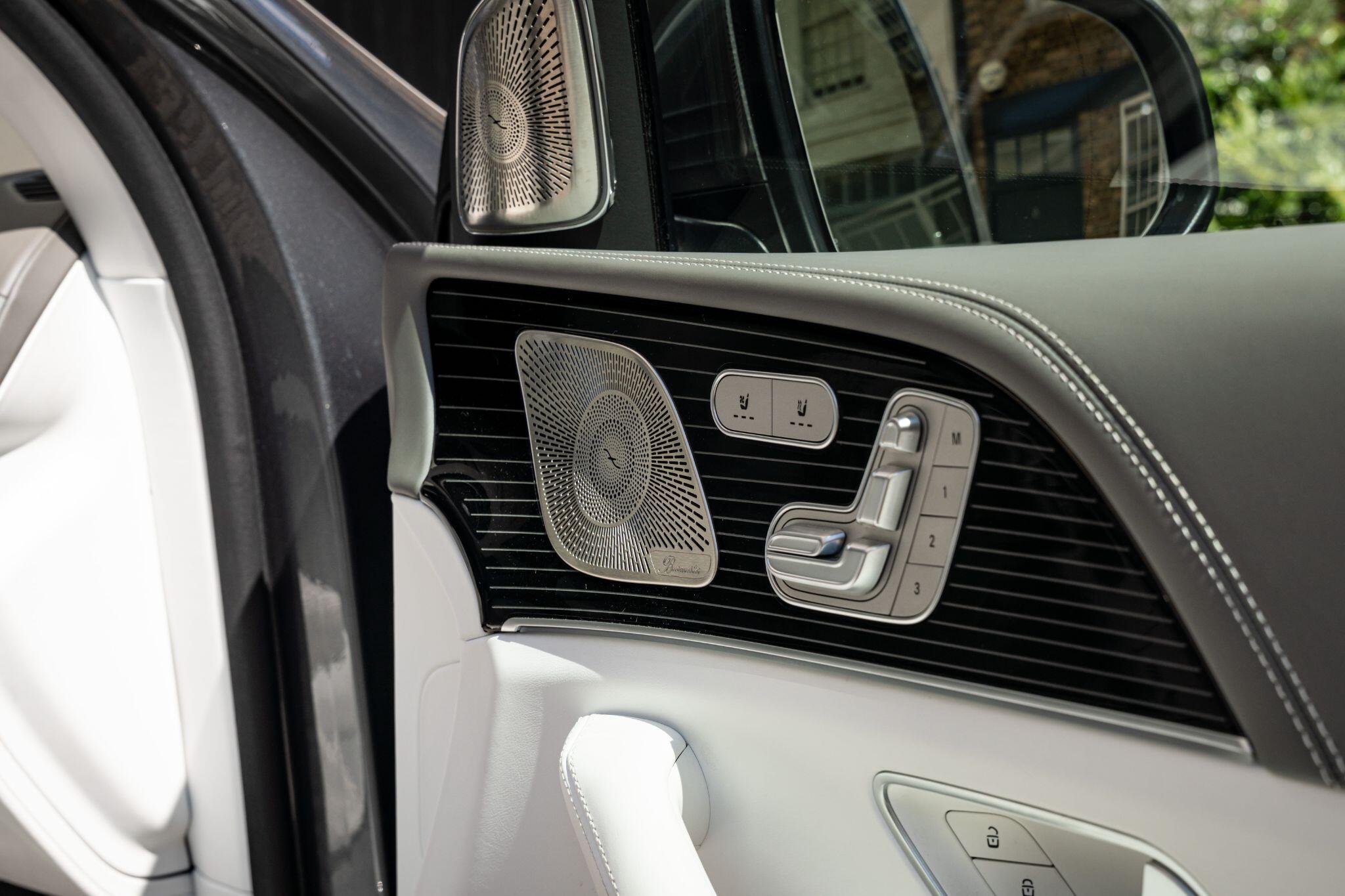 Mercedes-Benz GLS view 22