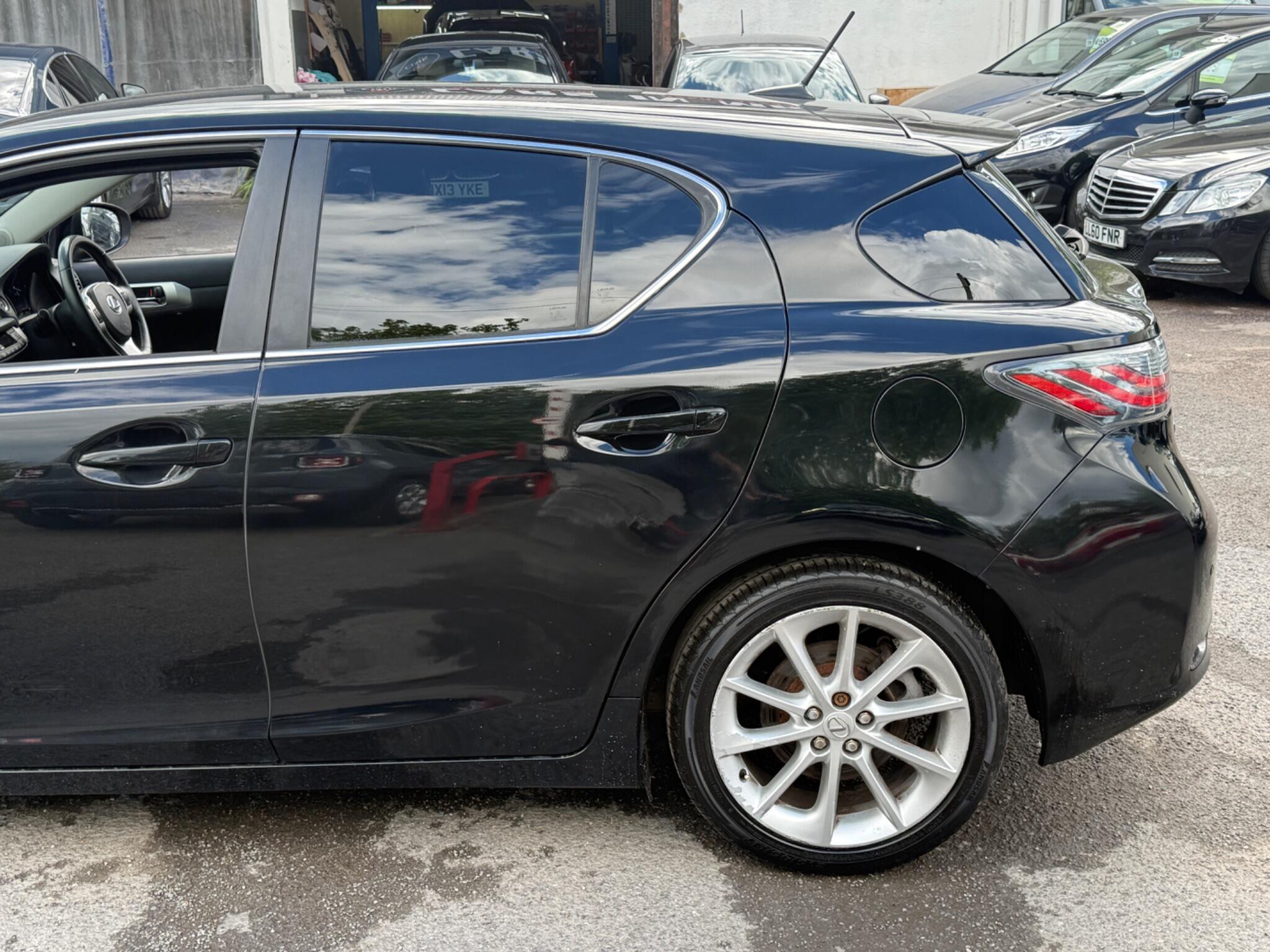 Lexus CT - Image 13