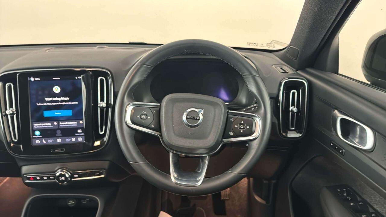 Volvo XC40 view 15