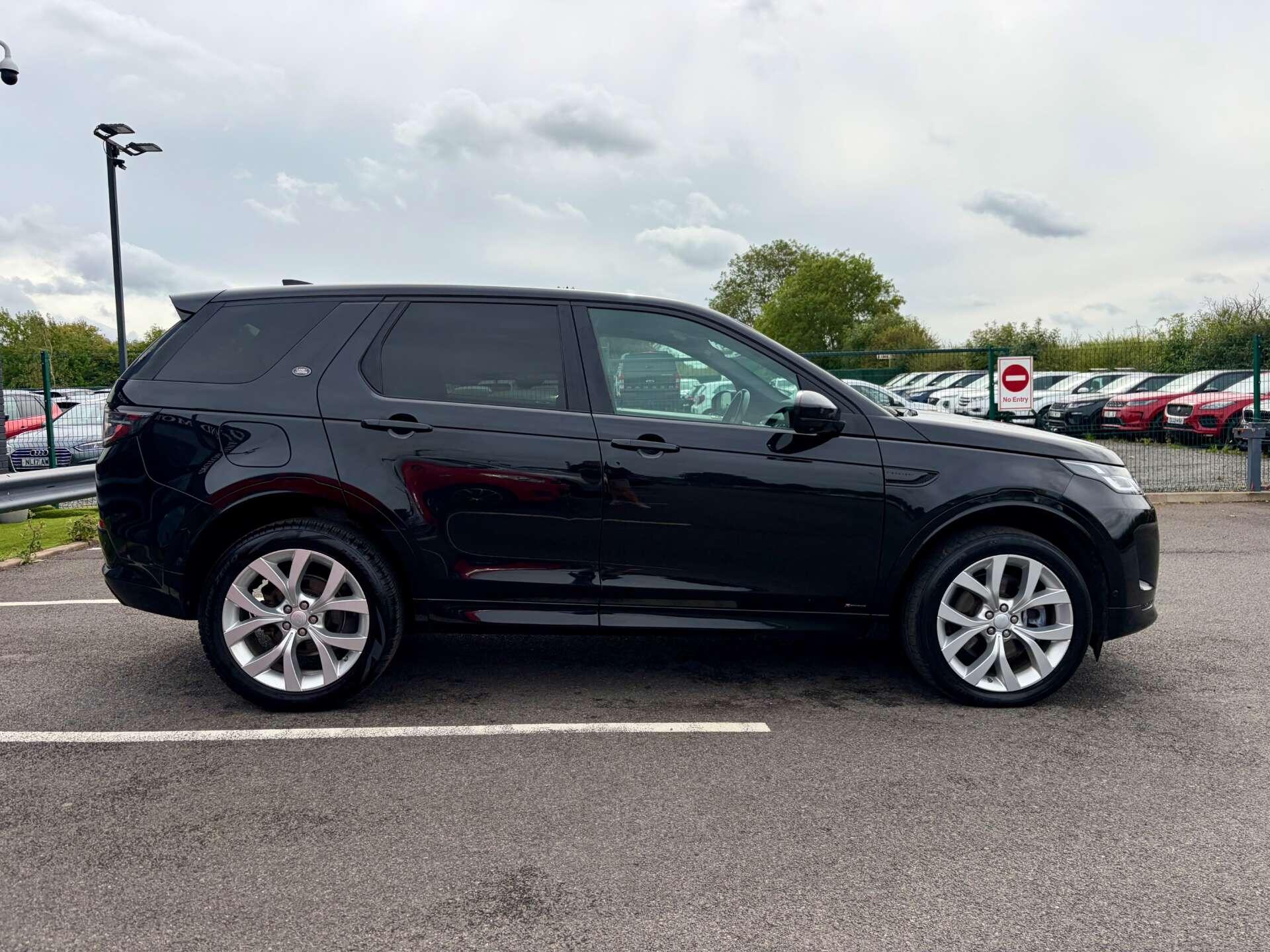 Land Rover Discovery Sport view 9