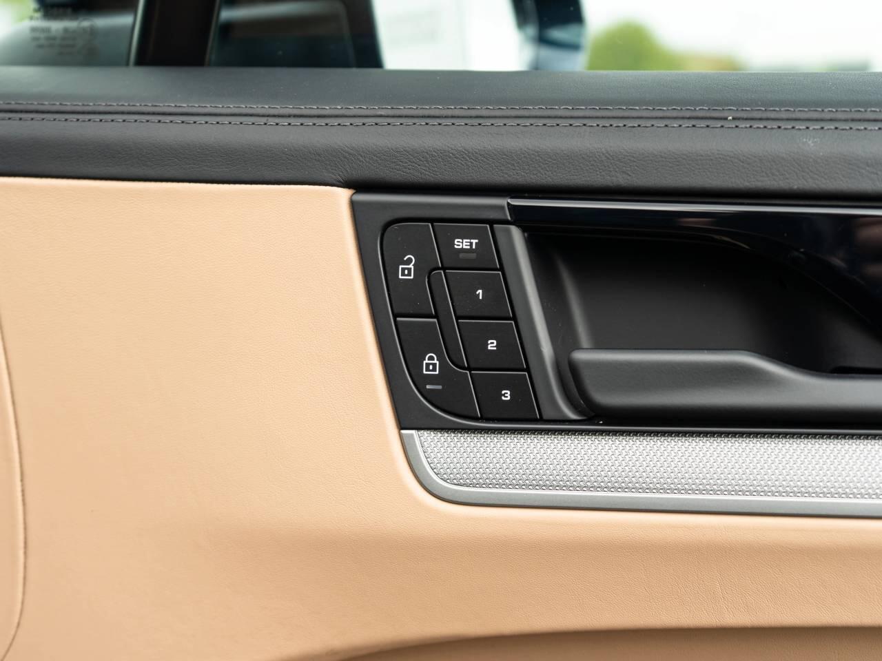 Porsche Cayenne view 23