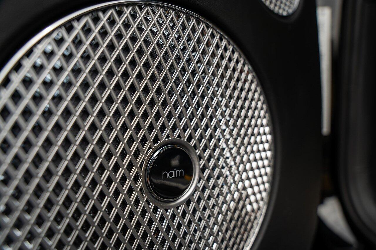 Bentley Bentayga view 67