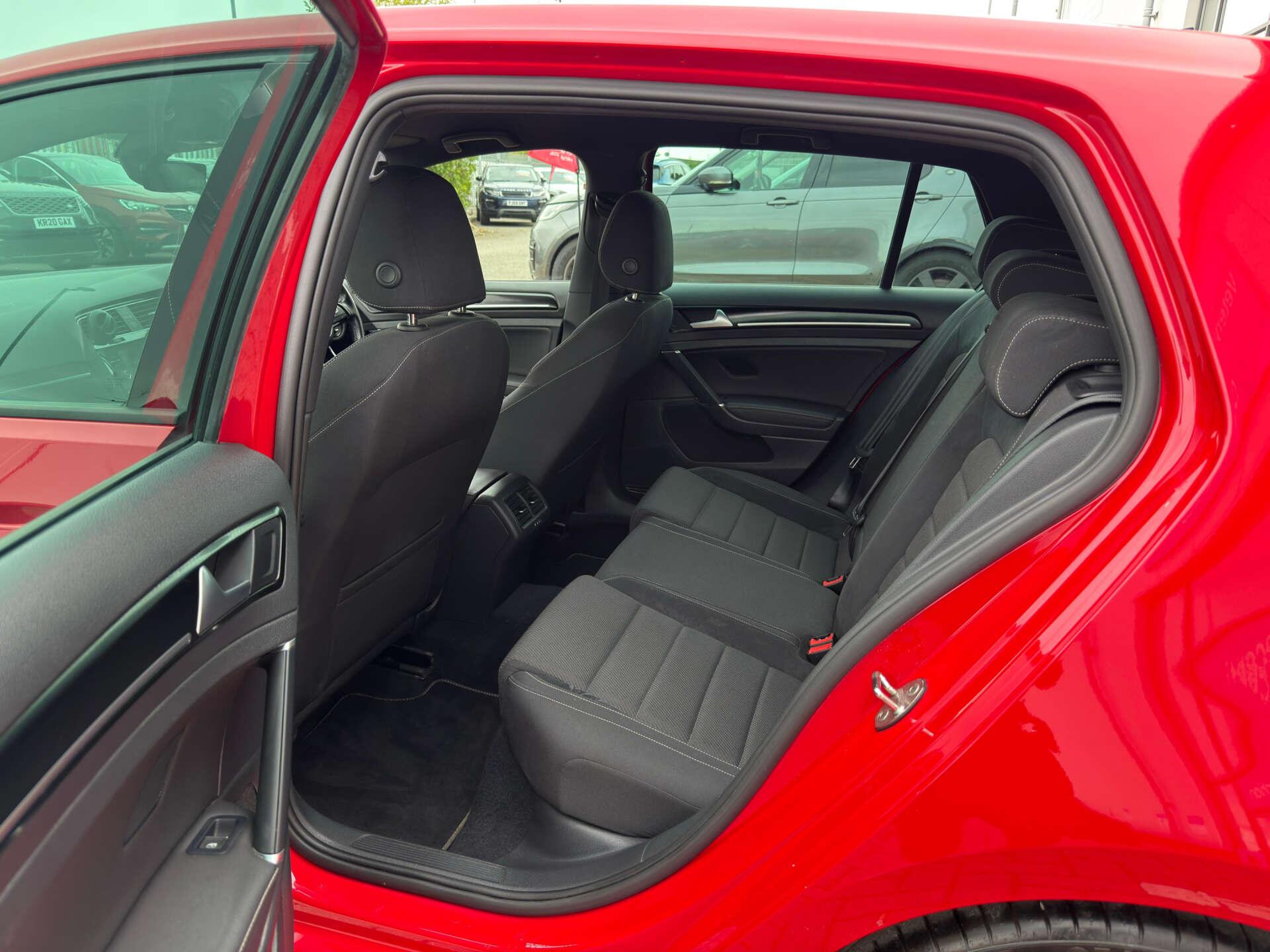 Volkswagen Golf view 38
