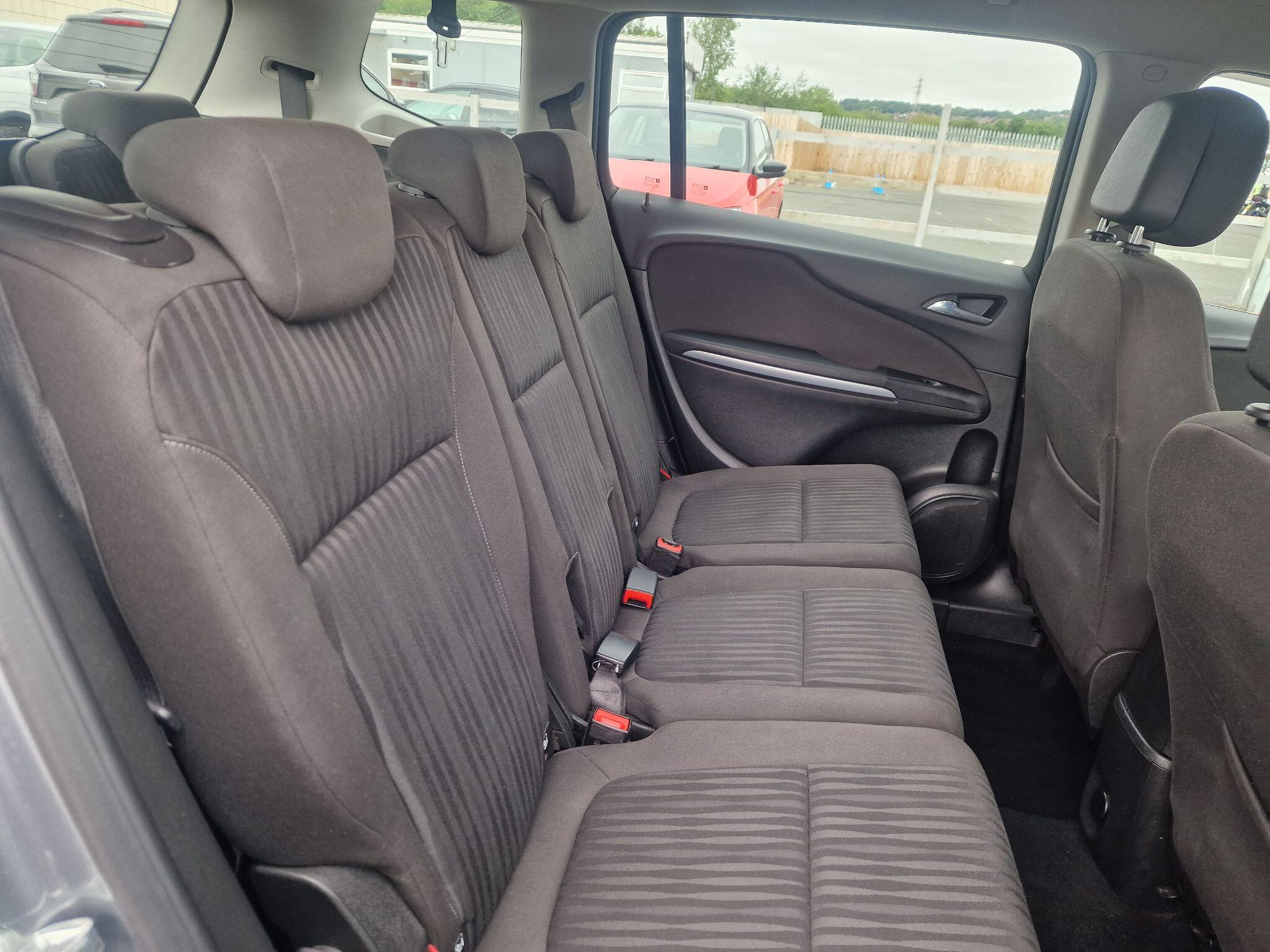 Vauxhall Zafira Tourer view 32