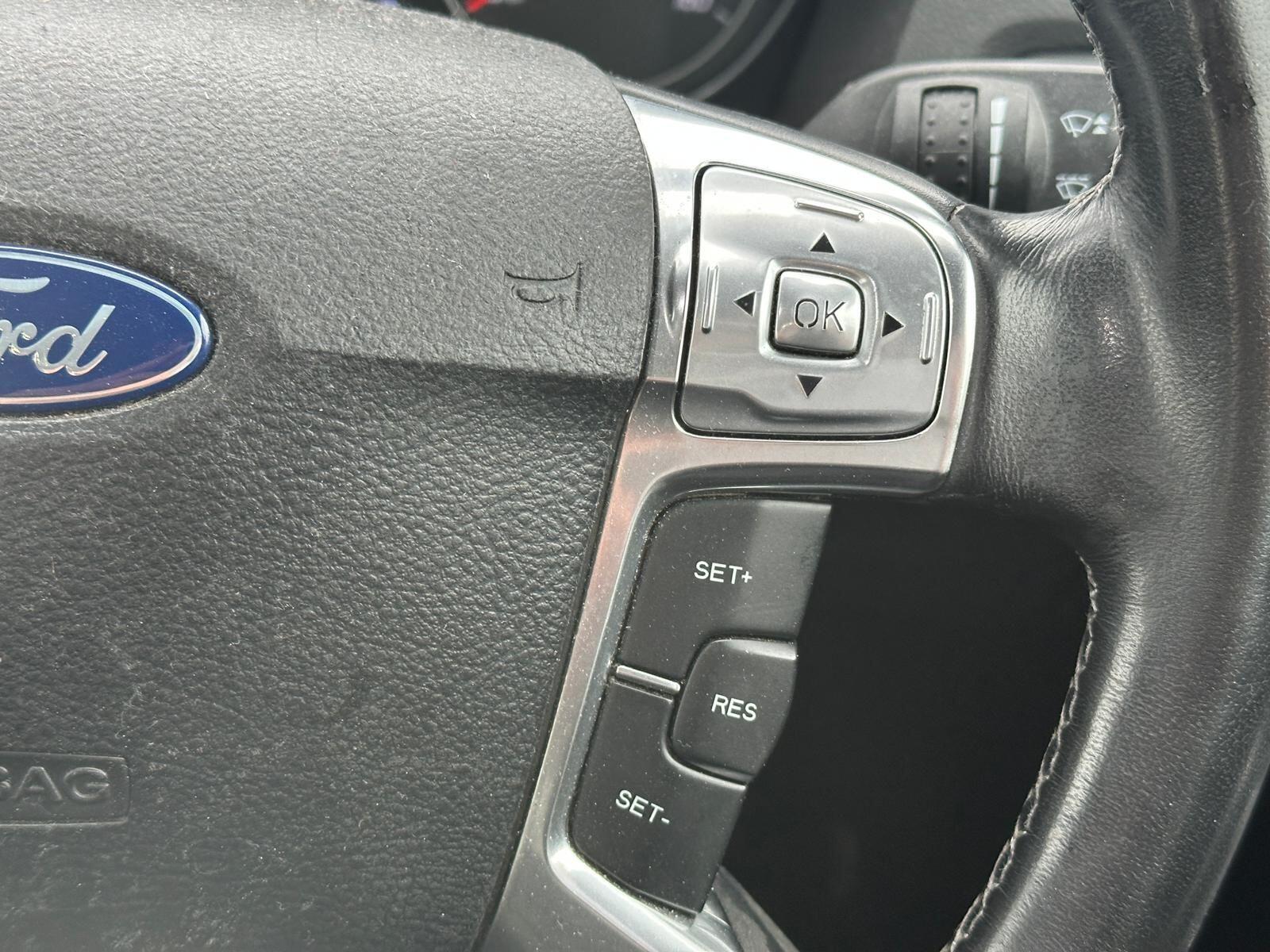 Ford Mondeo view 18