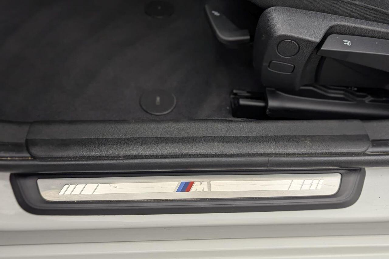 BMW 3 Series view 28