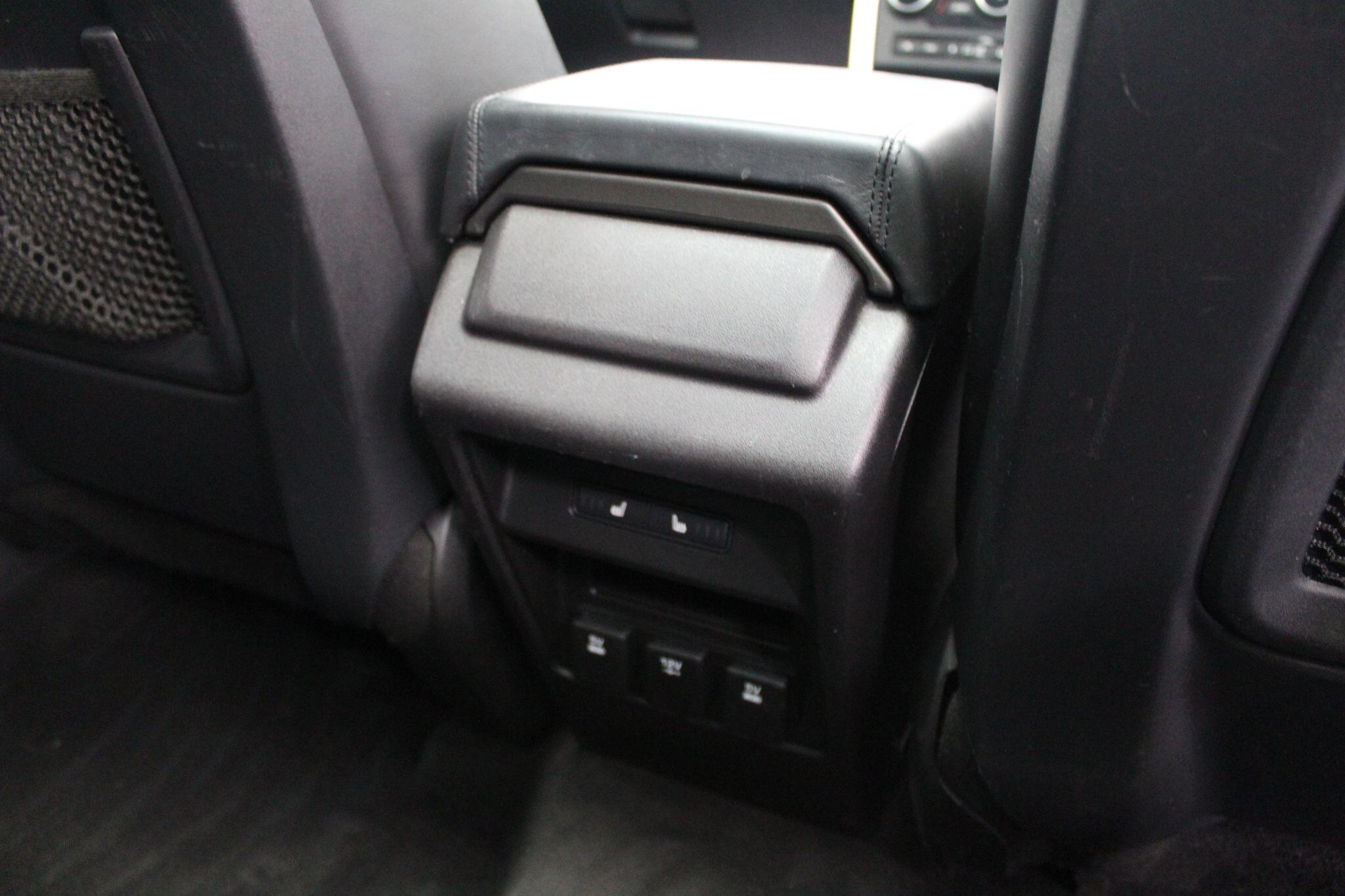 Land Rover Discovery Sport view 54