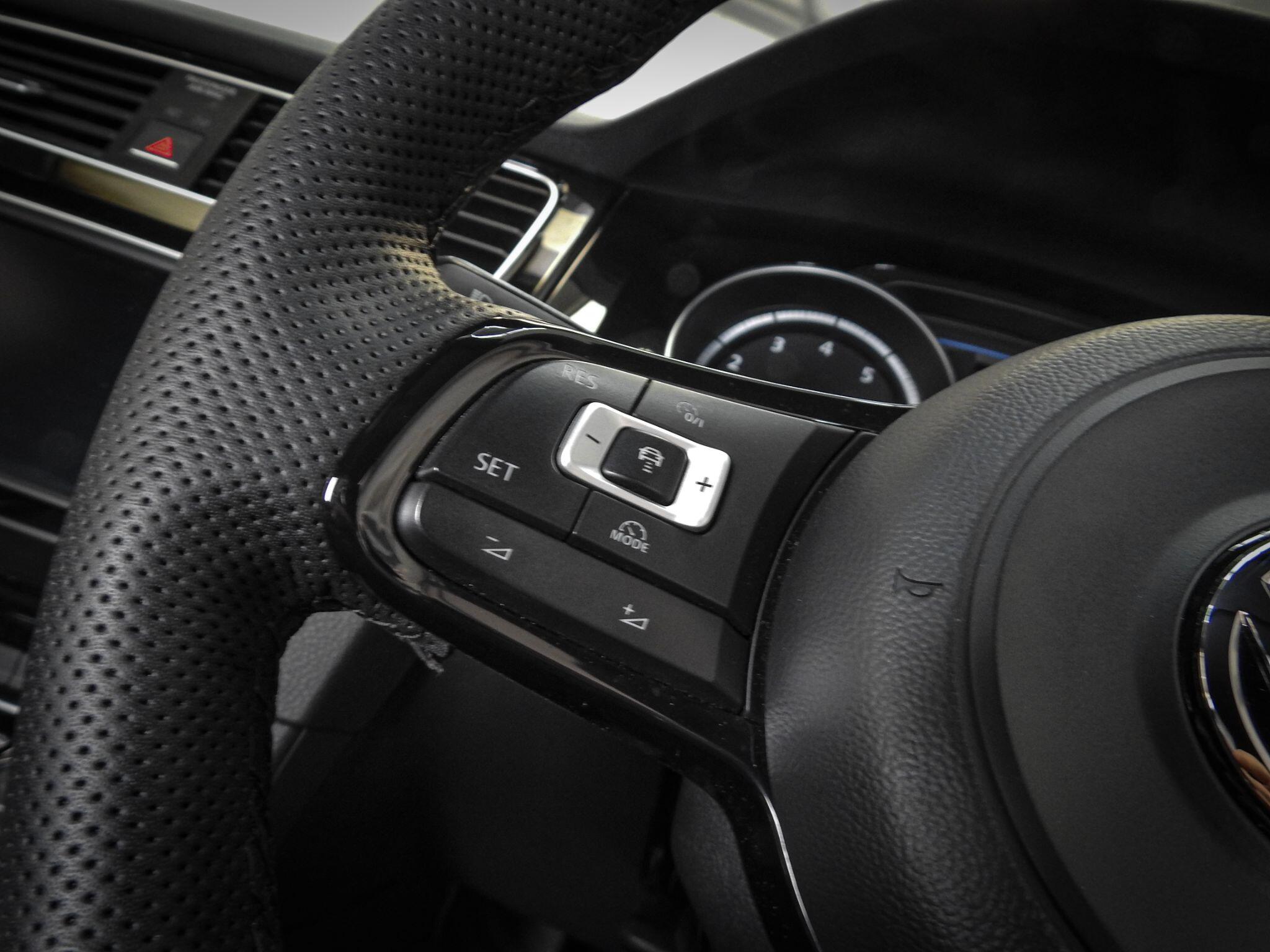 Volkswagen Golf view 26