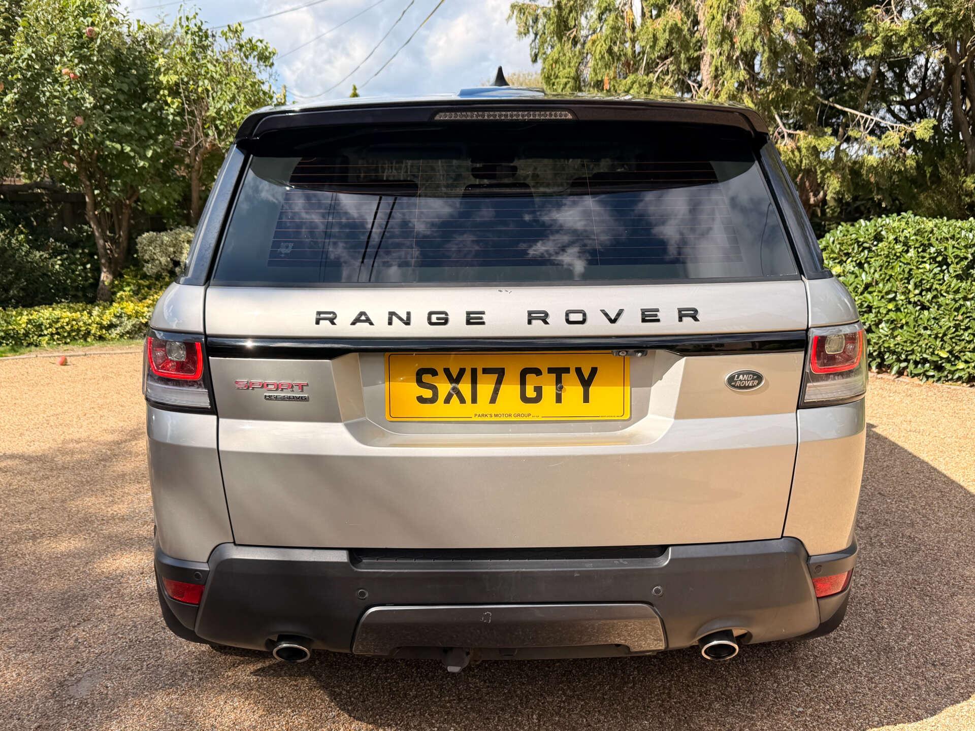 Land Rover Range Rover Sport view 4
