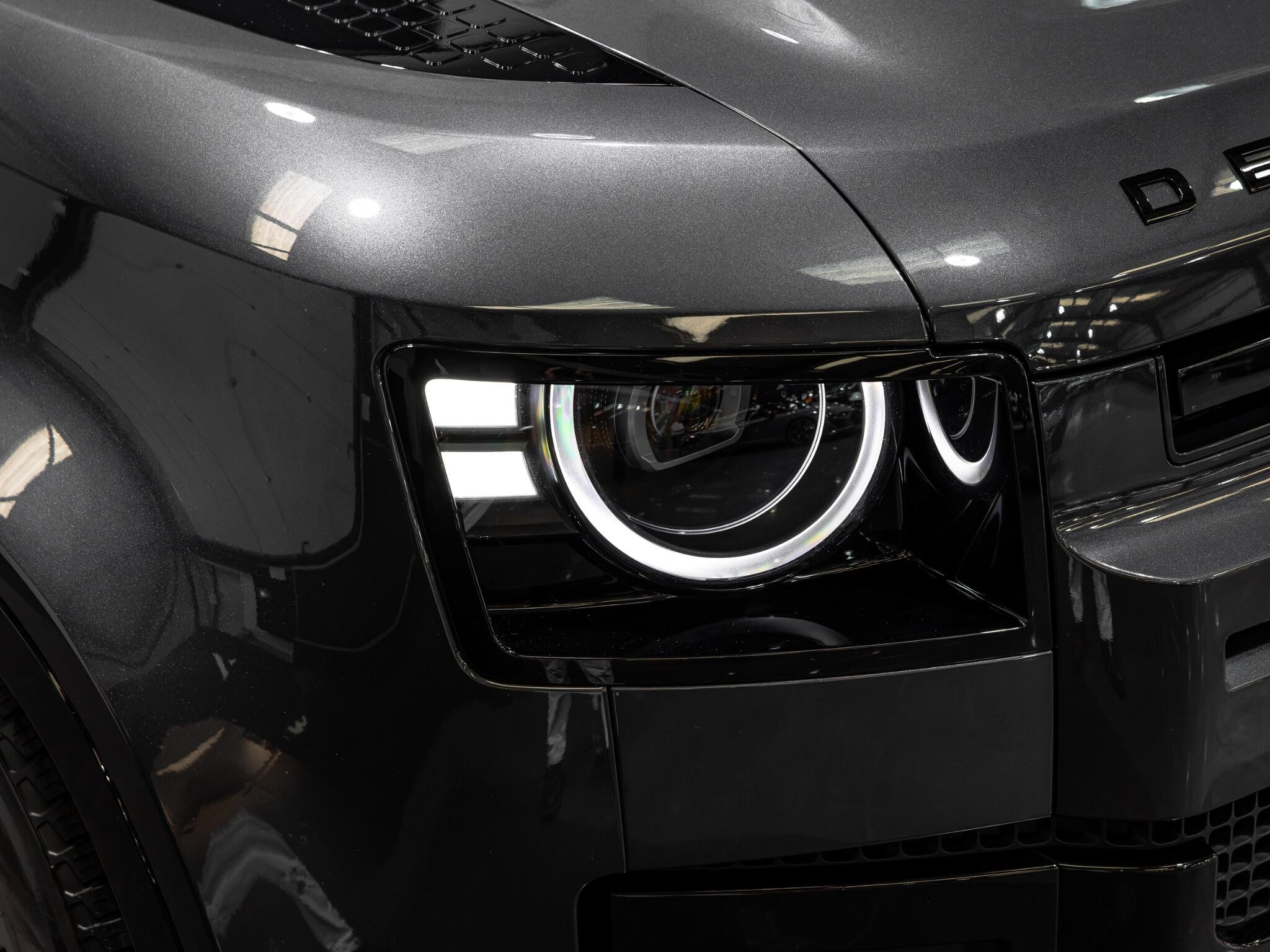 Land Rover Defender view 13