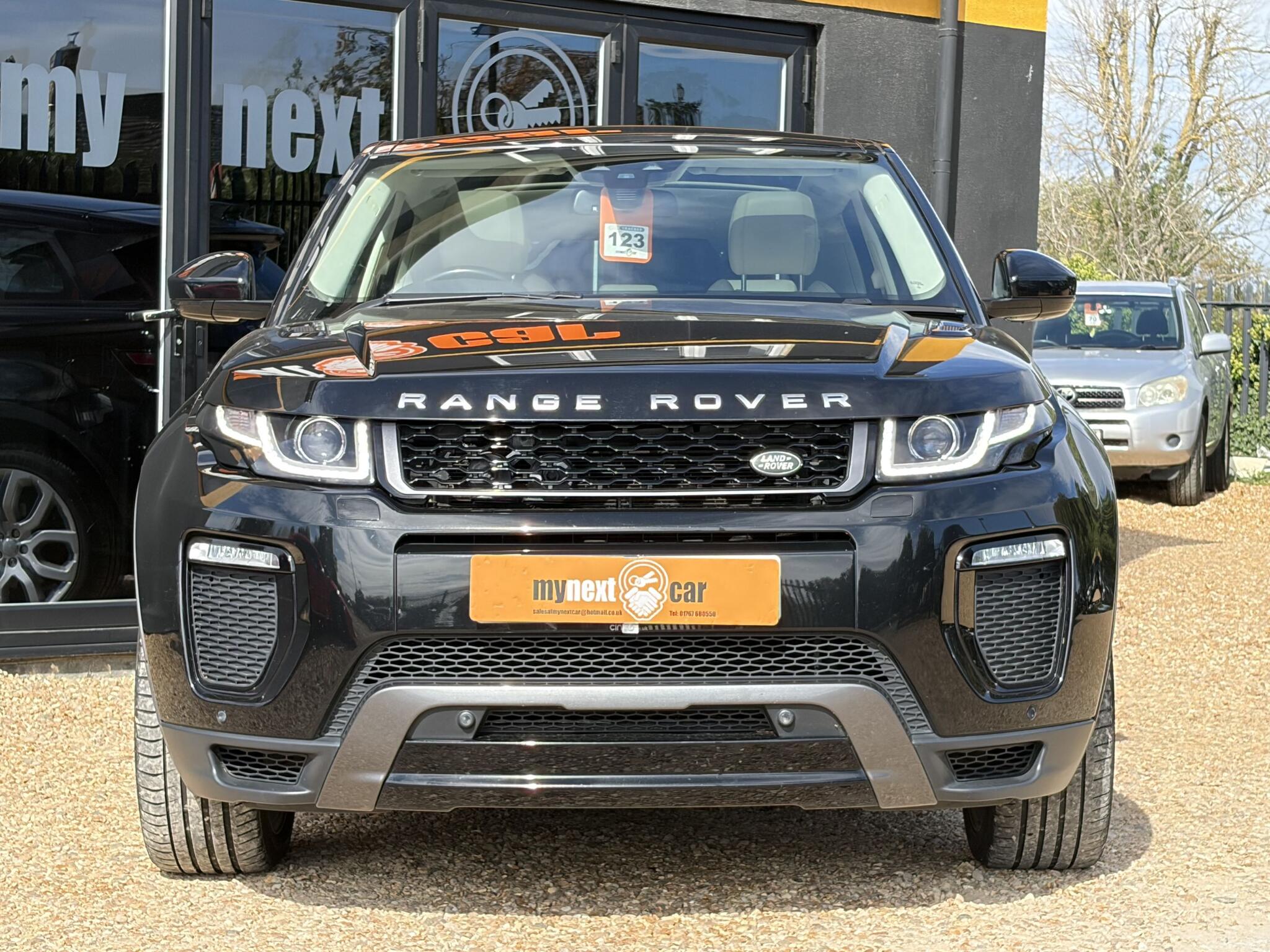 Land Rover Range Rover Evoque view 3