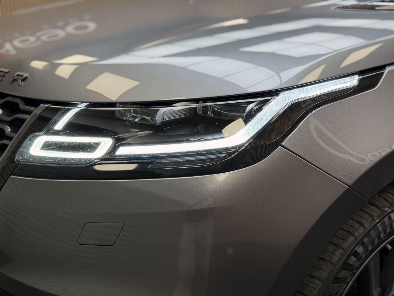 Land Rover Range Rover Velar view 18