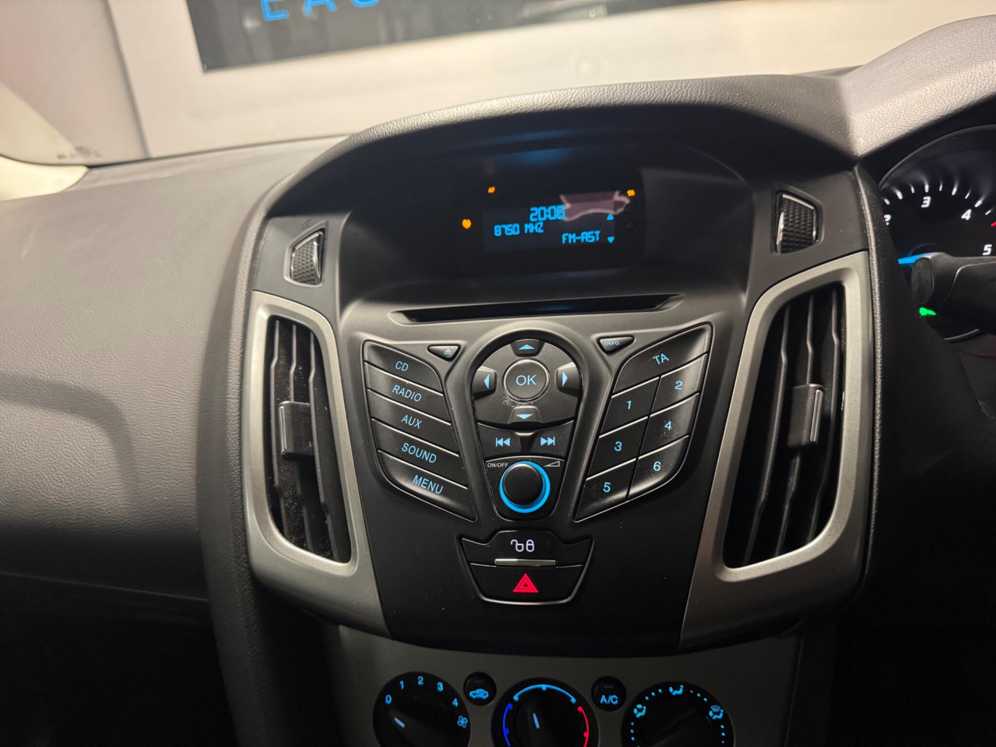 2014 Ford Focus 1.6 TDCi Edge Euro 5 (s/s) 5dr • 59,000 miles image 25