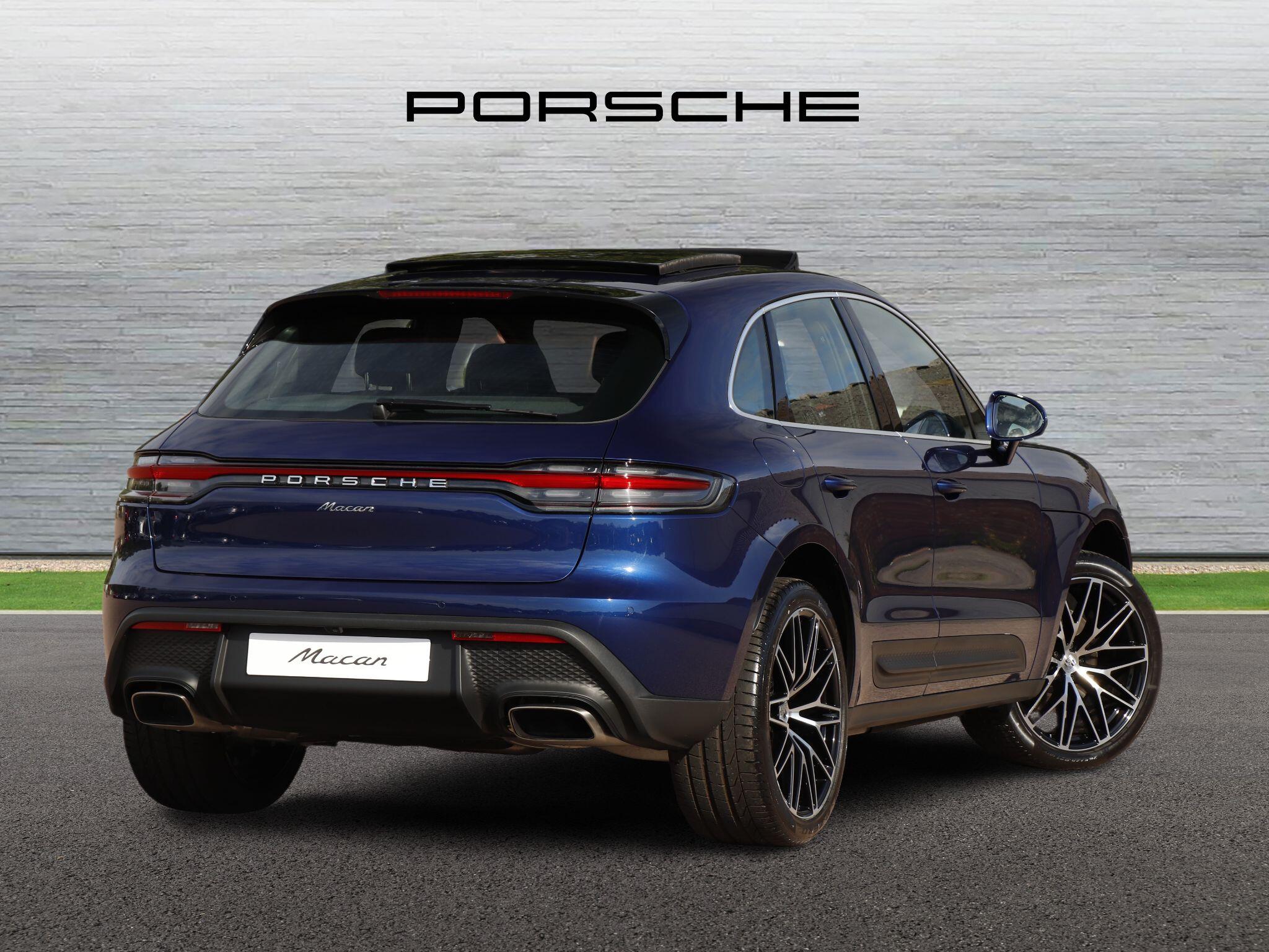 Porsche Macan view 3