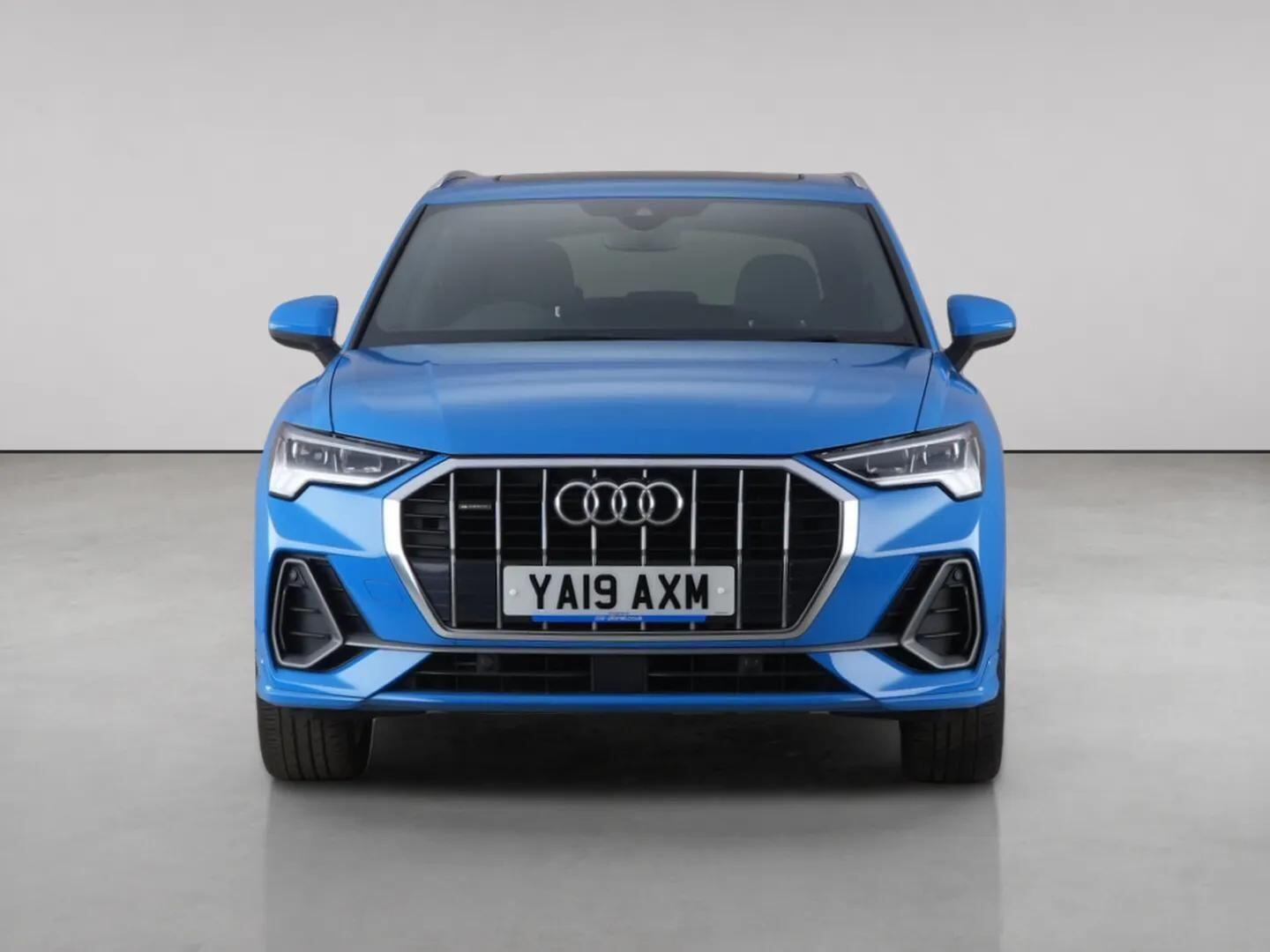 Audi Q3 view 5