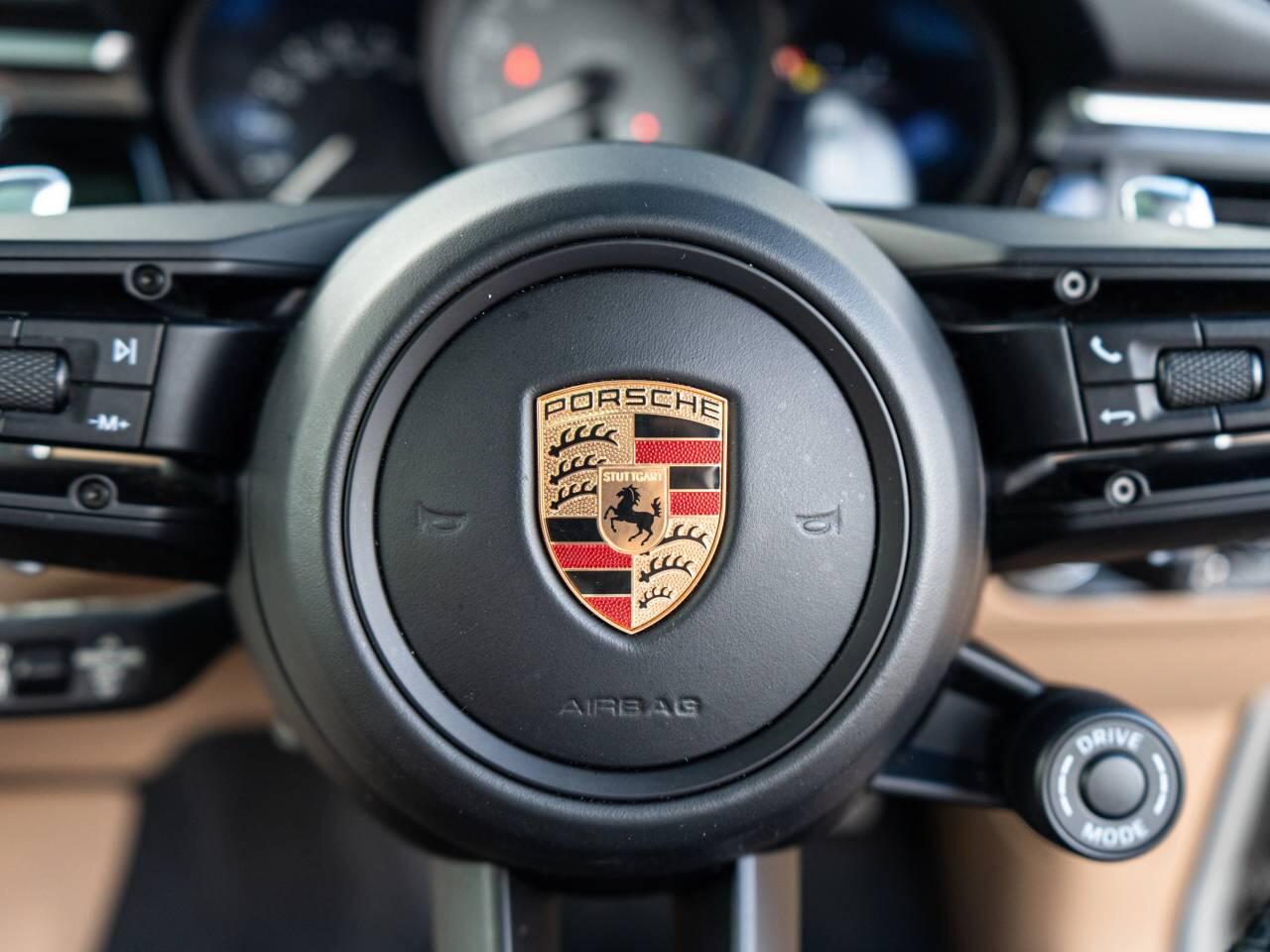 Porsche Macan view 22