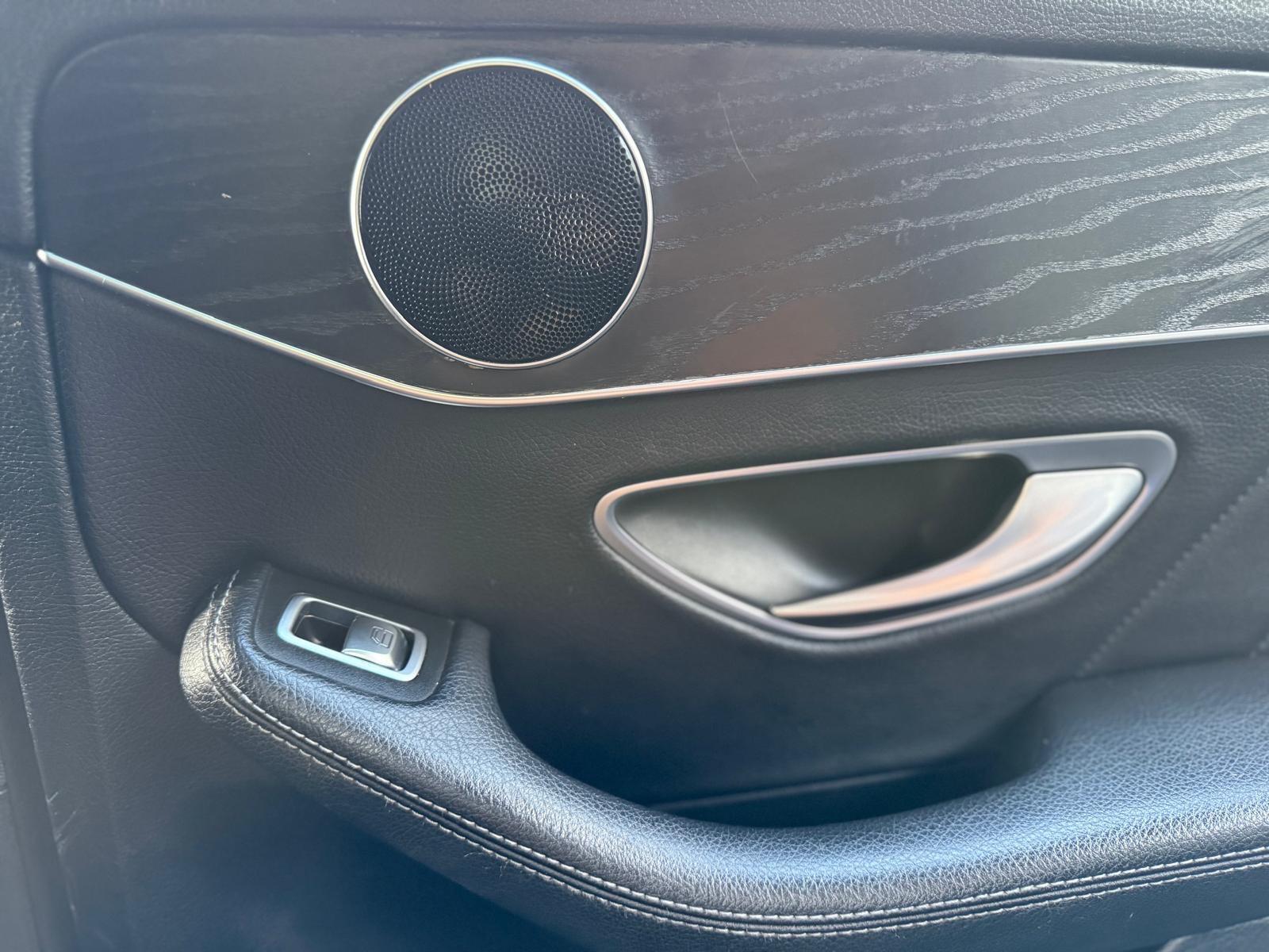 Mercedes-Benz C-Class view 54