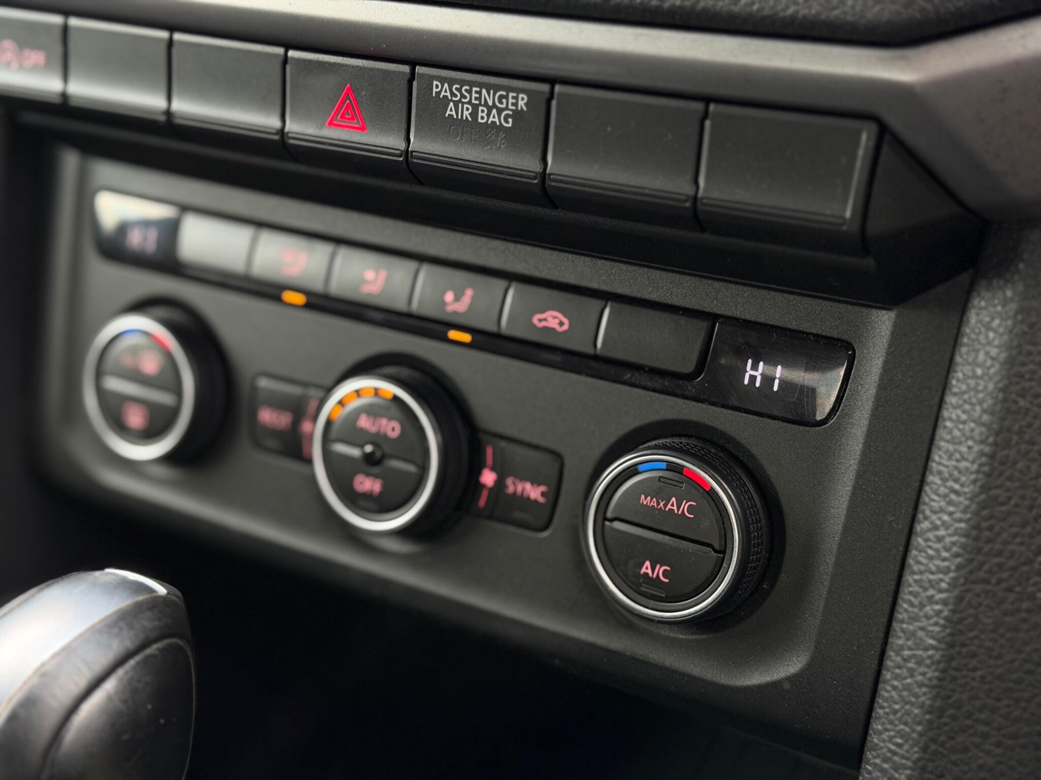 Volkswagen Amarok view 16