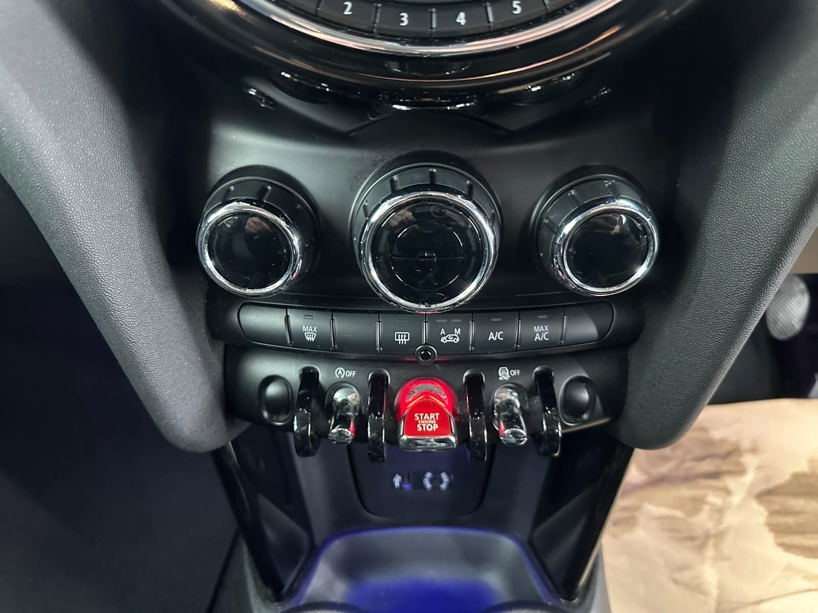 MINI Hatch view 41