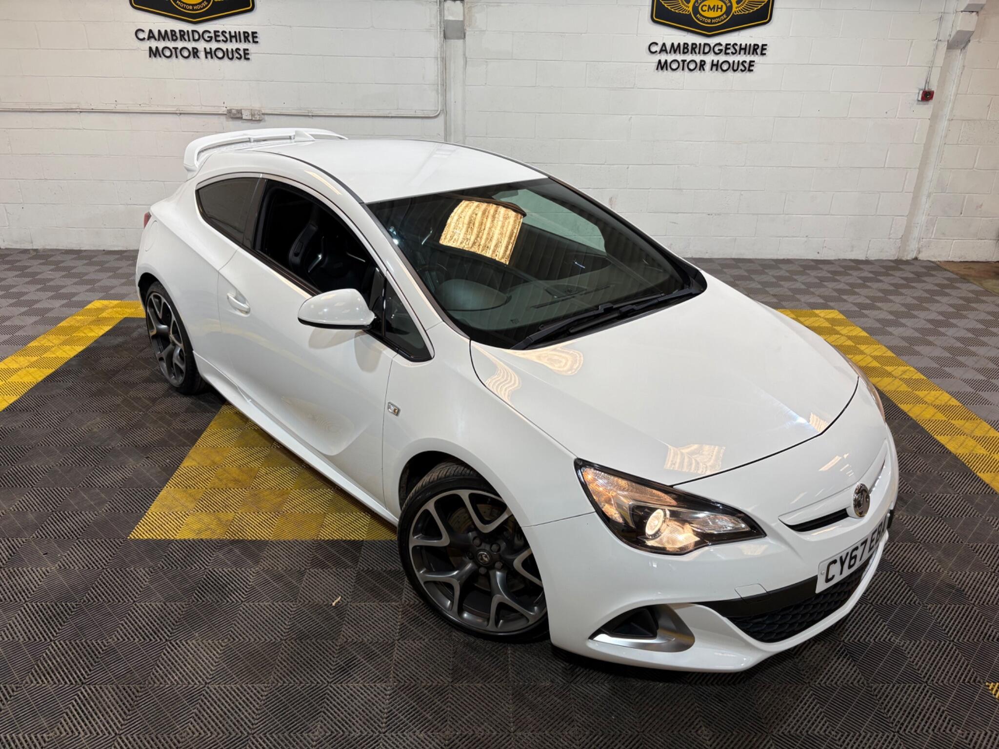 Vauxhall Astra GTC view 5
