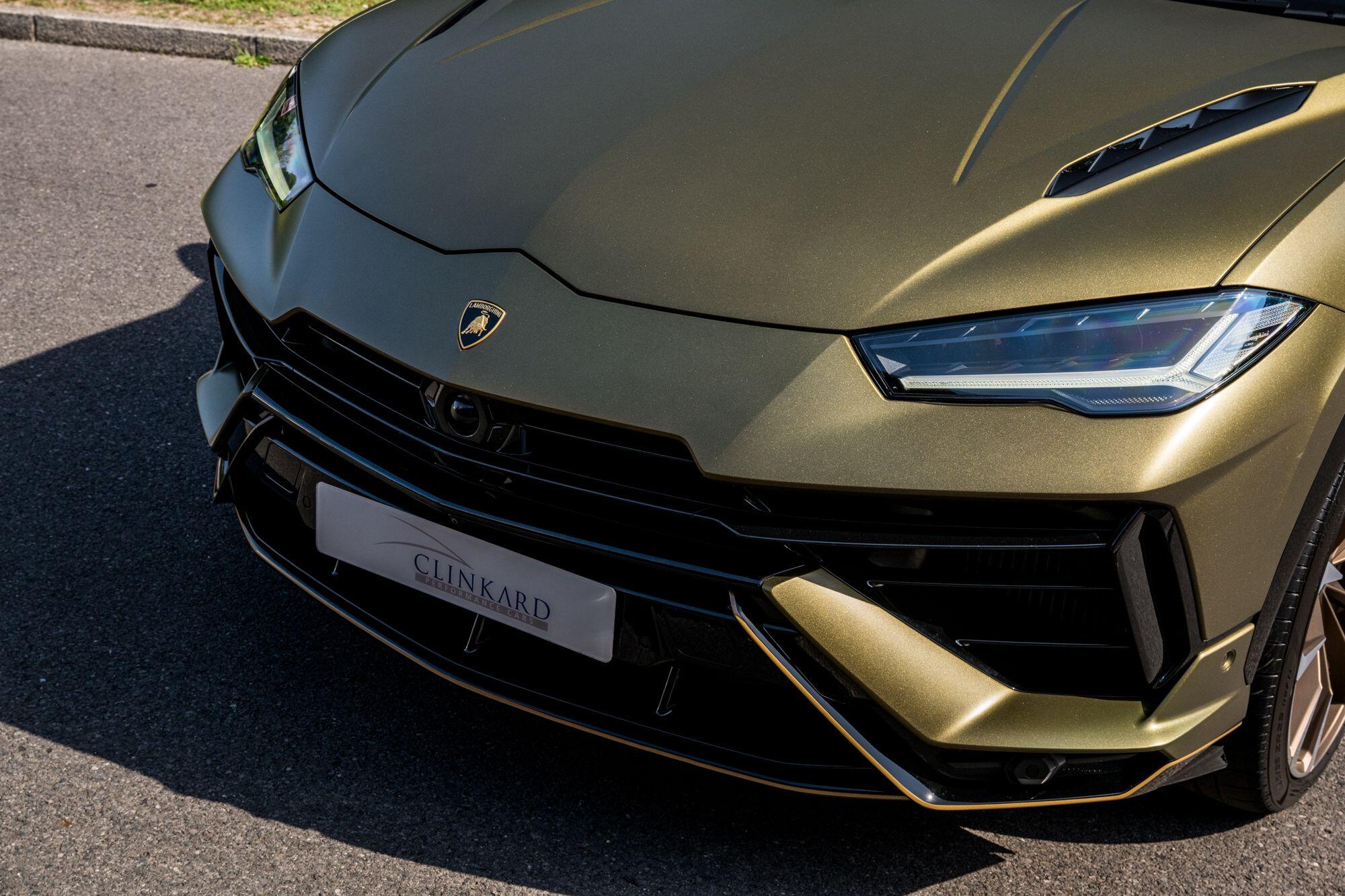 Lamborghini Urus view 13