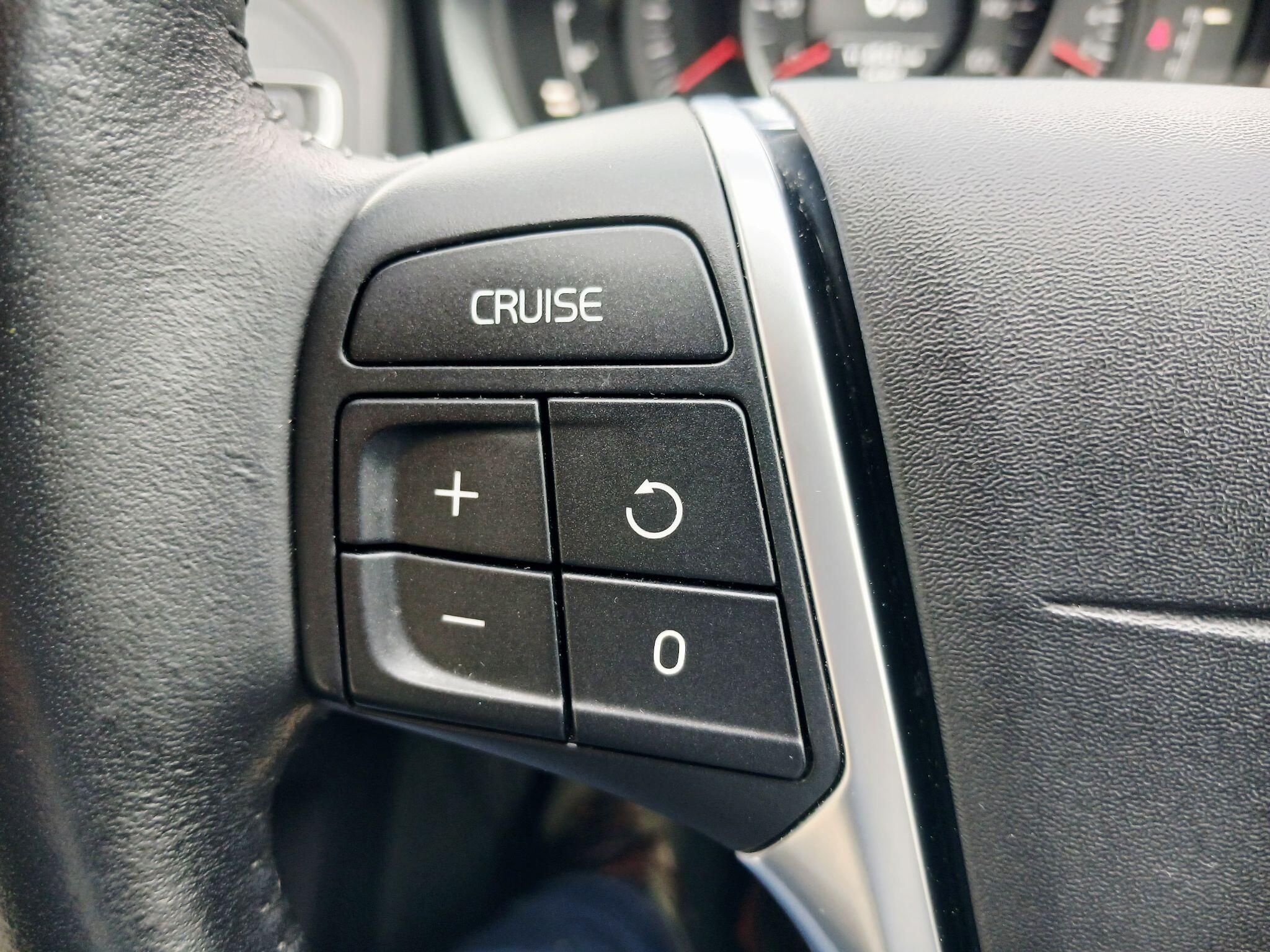 2017 Volvo XC60 image 34