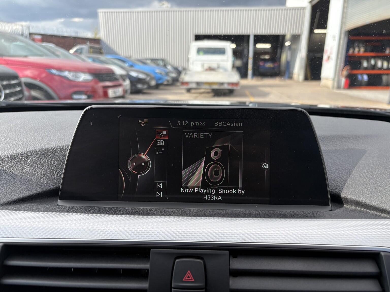 BMW 3 Series view 26
