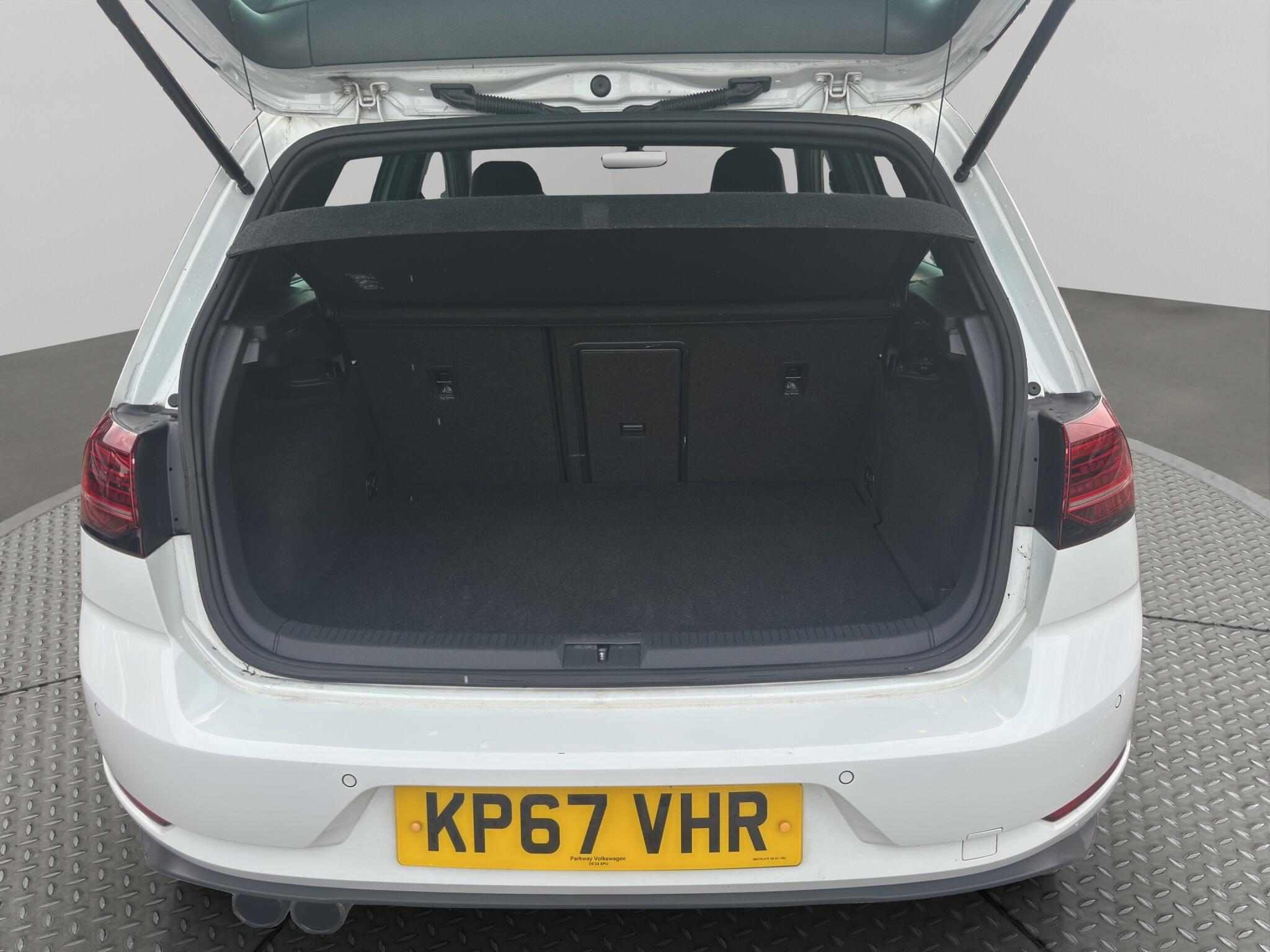 Volkswagen Golf view 13