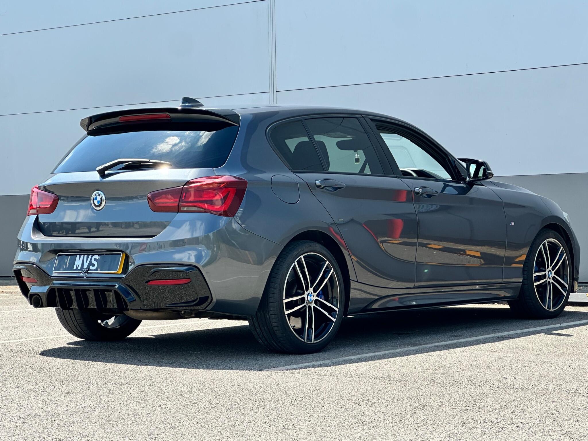 BMW 1 Series view 9
