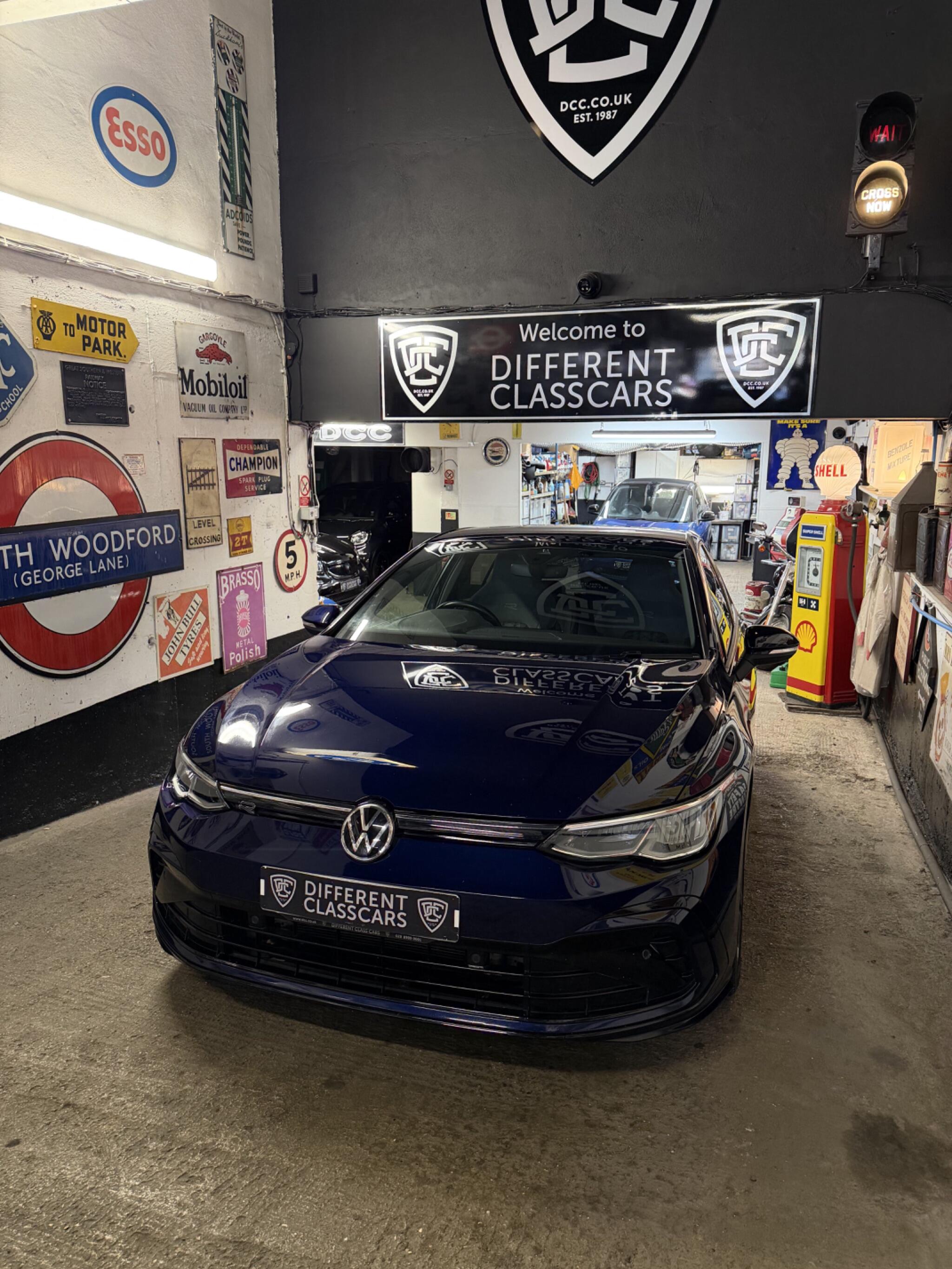 Volkswagen Golf view 2