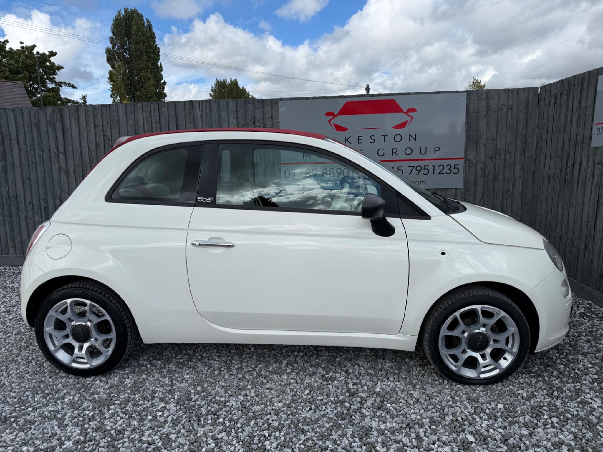2010 Fiat 500C image 8