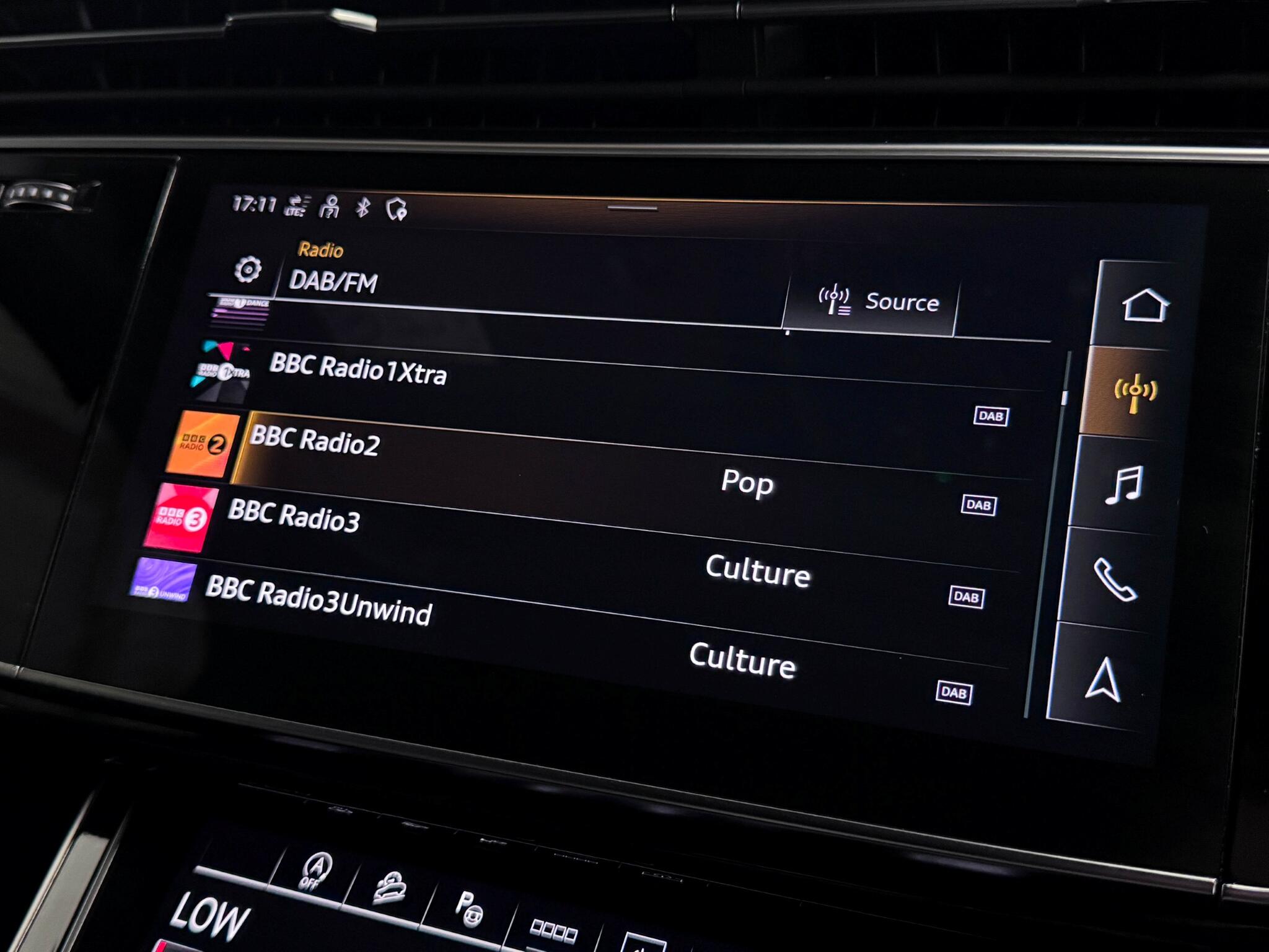 Audi Q7 view 45