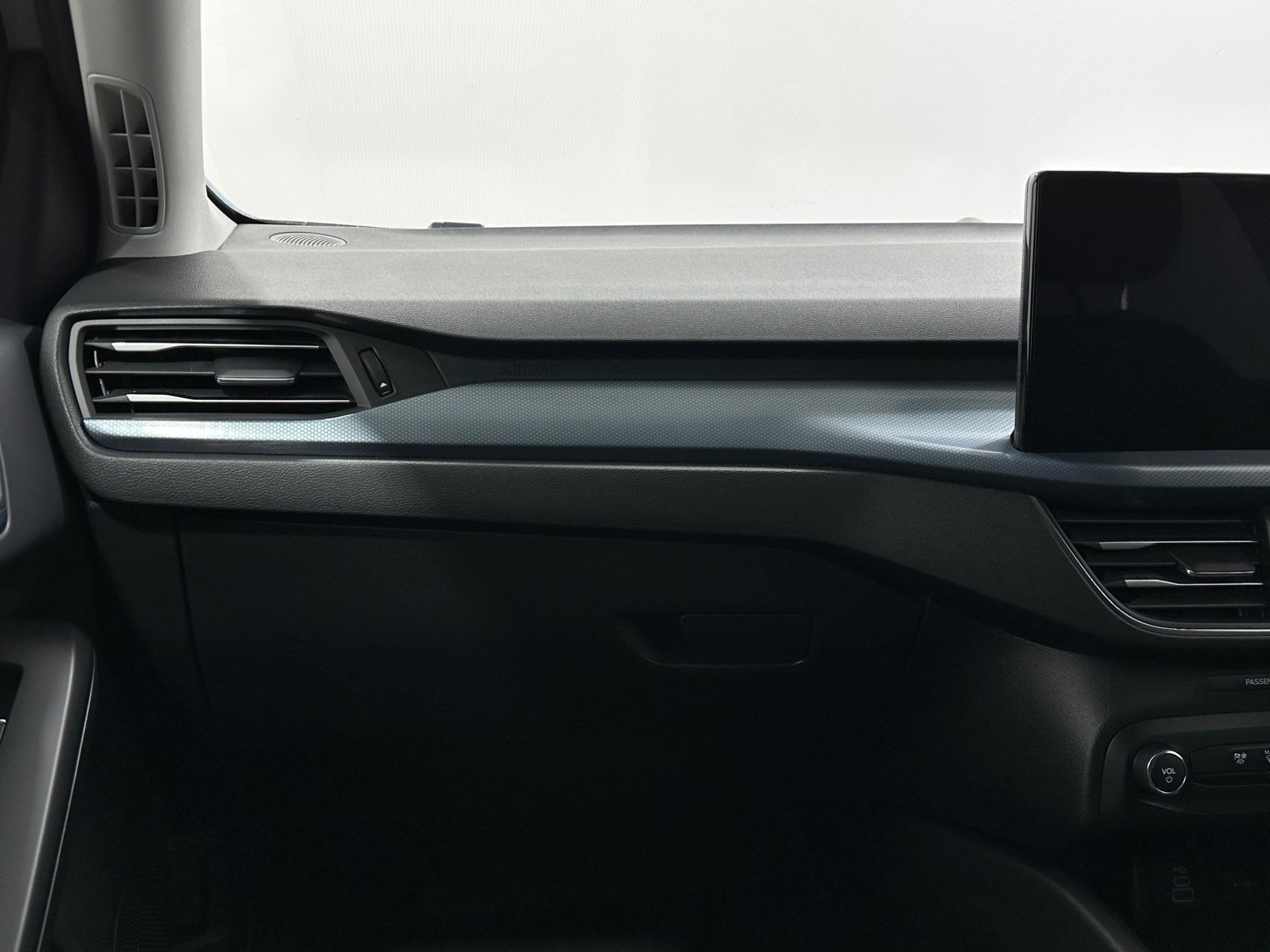 Ford Focus view 27