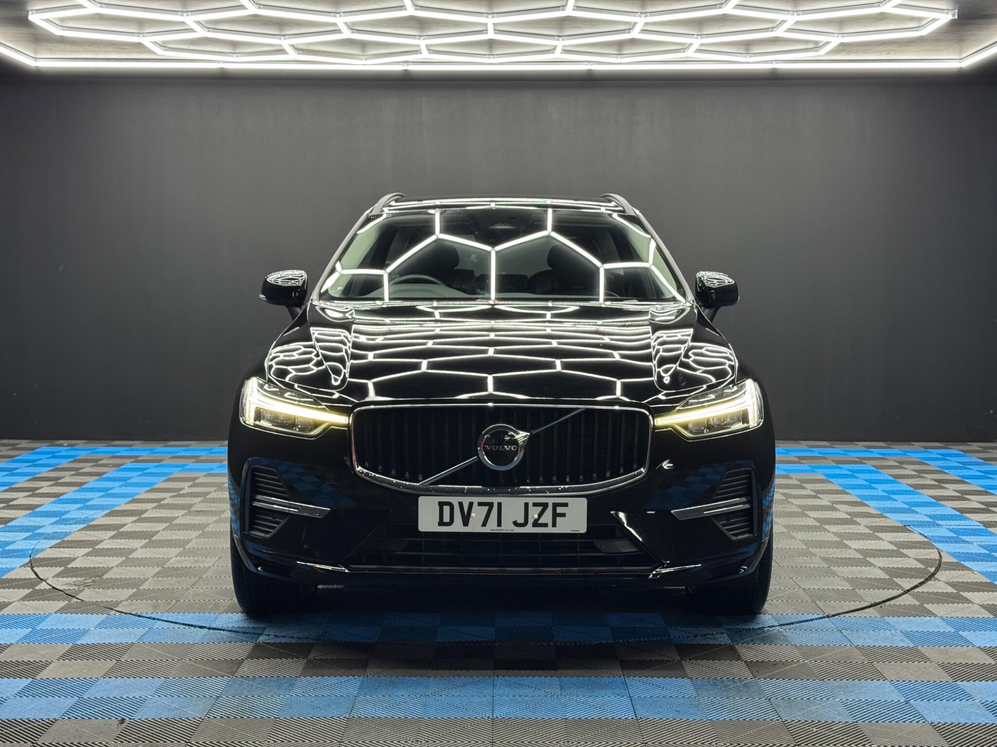 Volvo XC60 view 2
