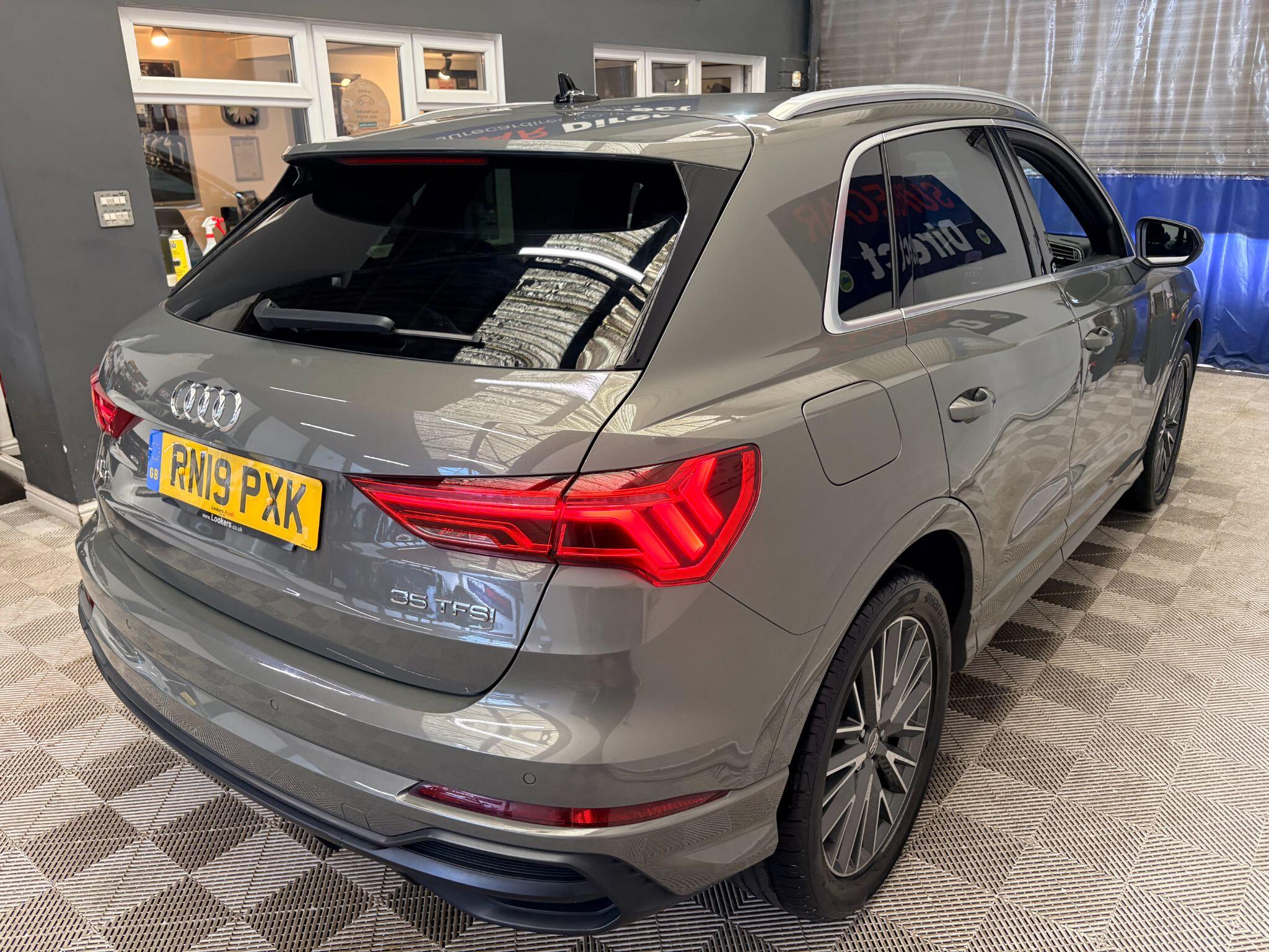 Audi Q3 view 24