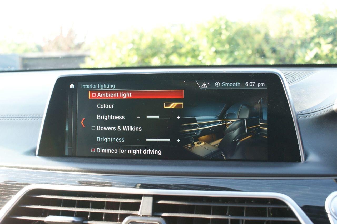 BMW 7 Series view 66
