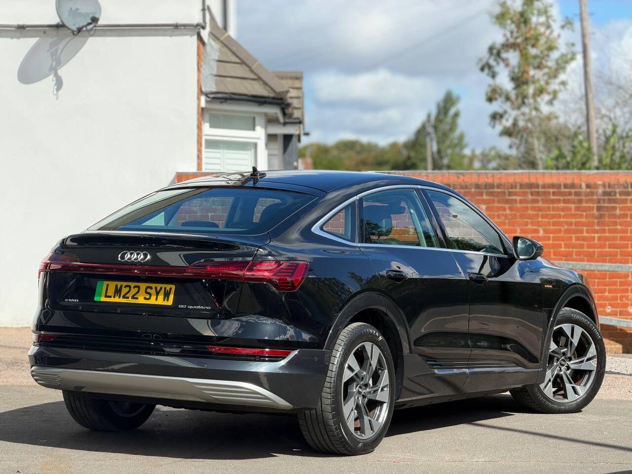 Audi E-Tron view 71
