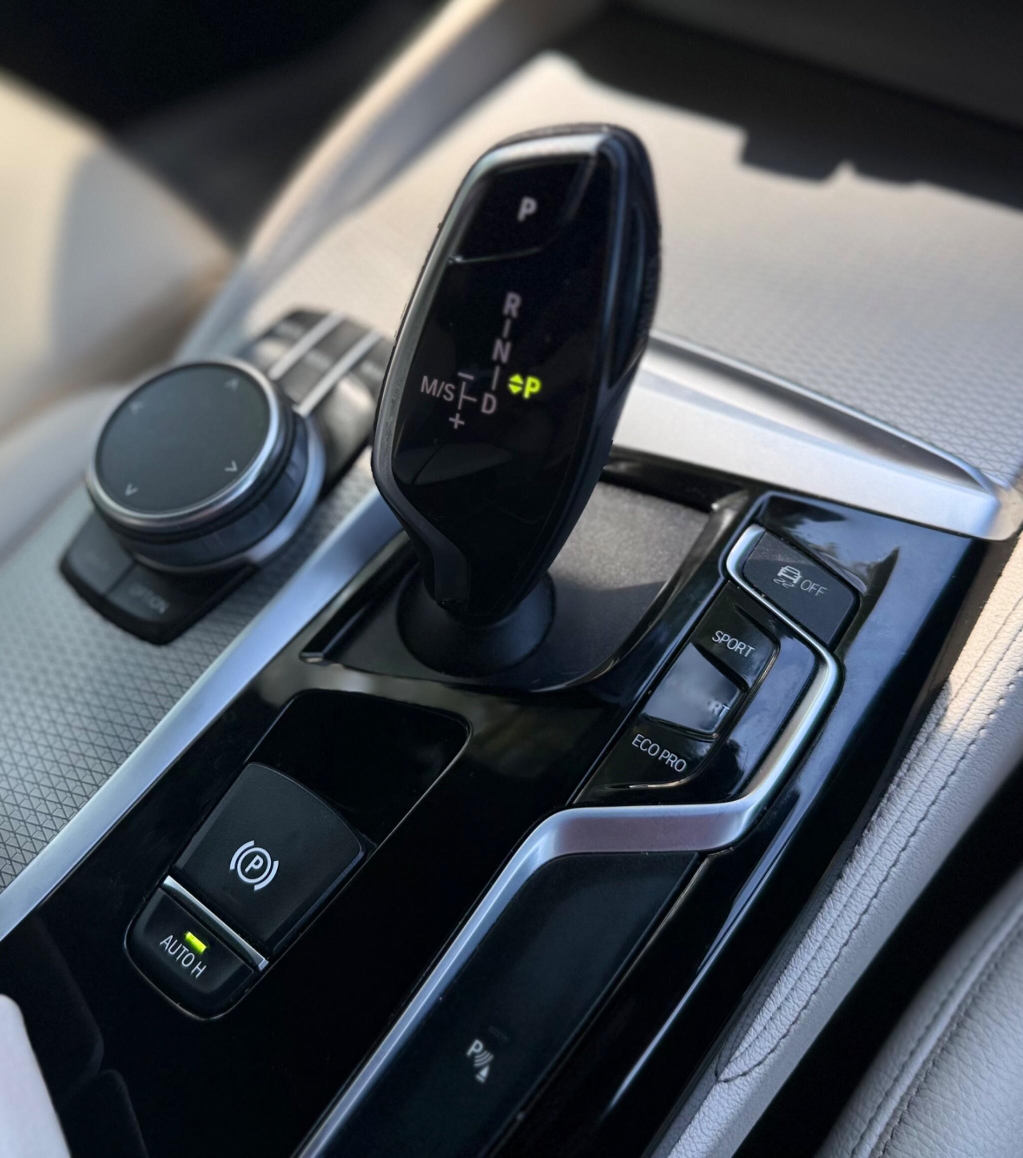 BMW 5 Series view 12